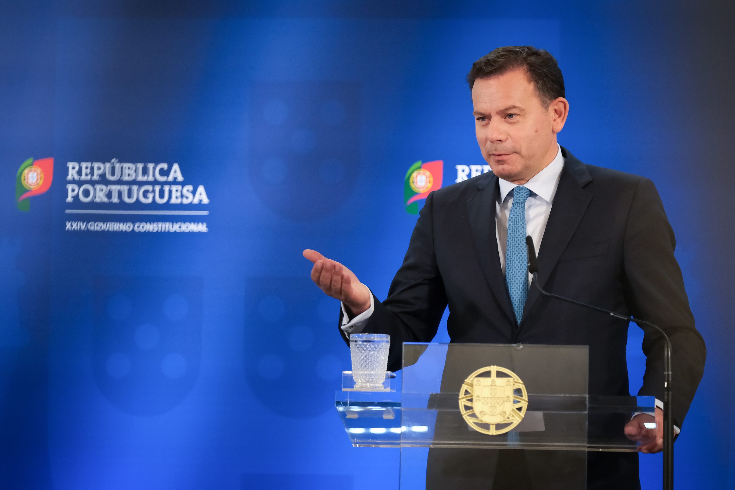 OE2025: Primeiro-ministro reúne-se hoje com todos os partidos com assento parlamentar