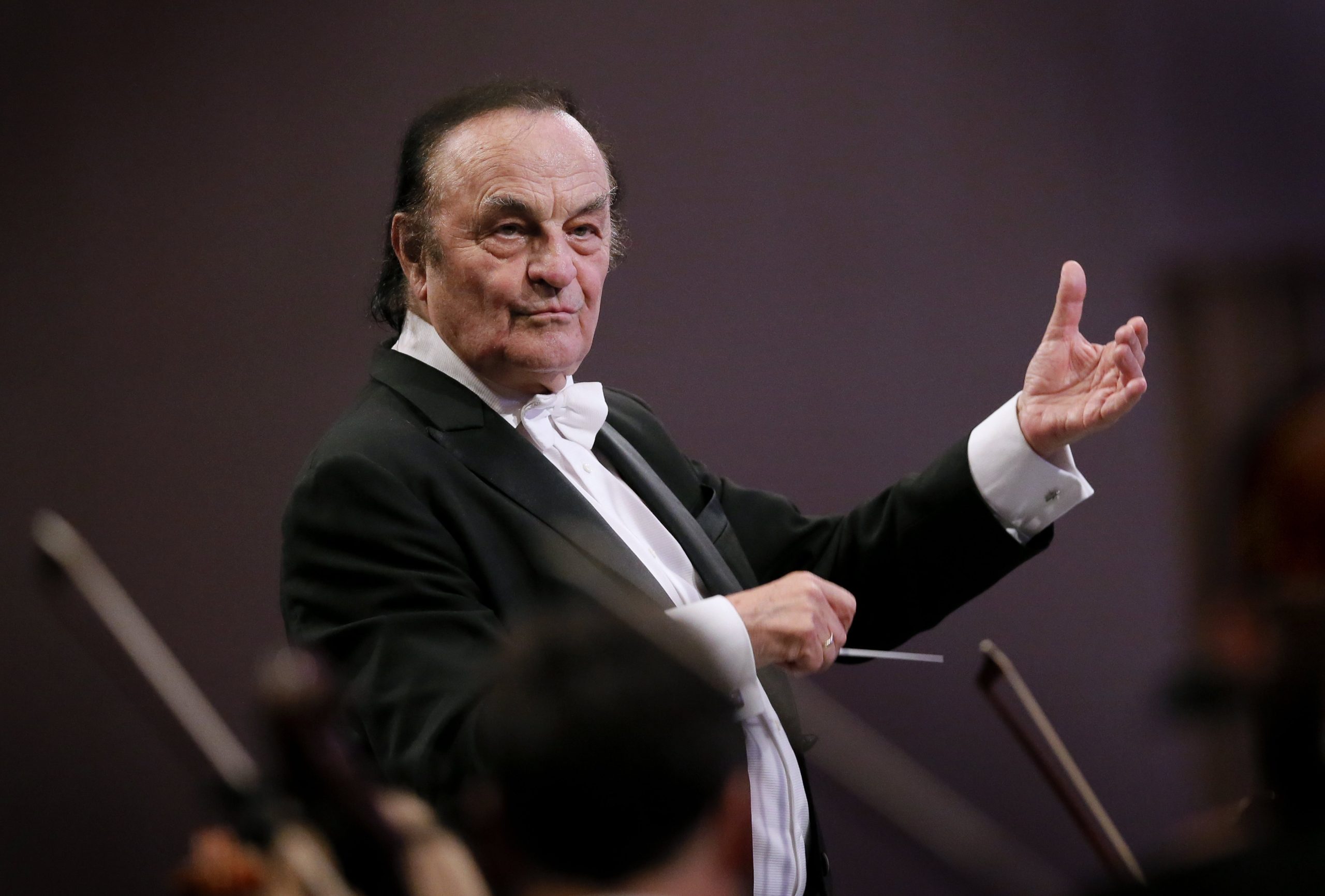 Orquestra rescinde com maestro Charles Dutoit depois de casos de assédio sexual