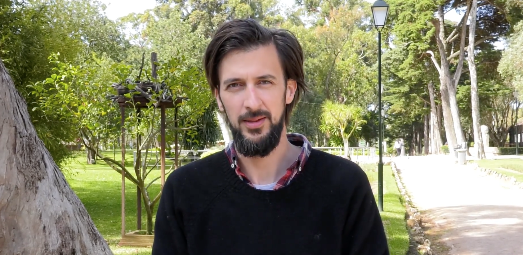 Bruno Nogueira: “Não é por me sentir saudável que sigo a vida como se nada estivesse a acontecer”