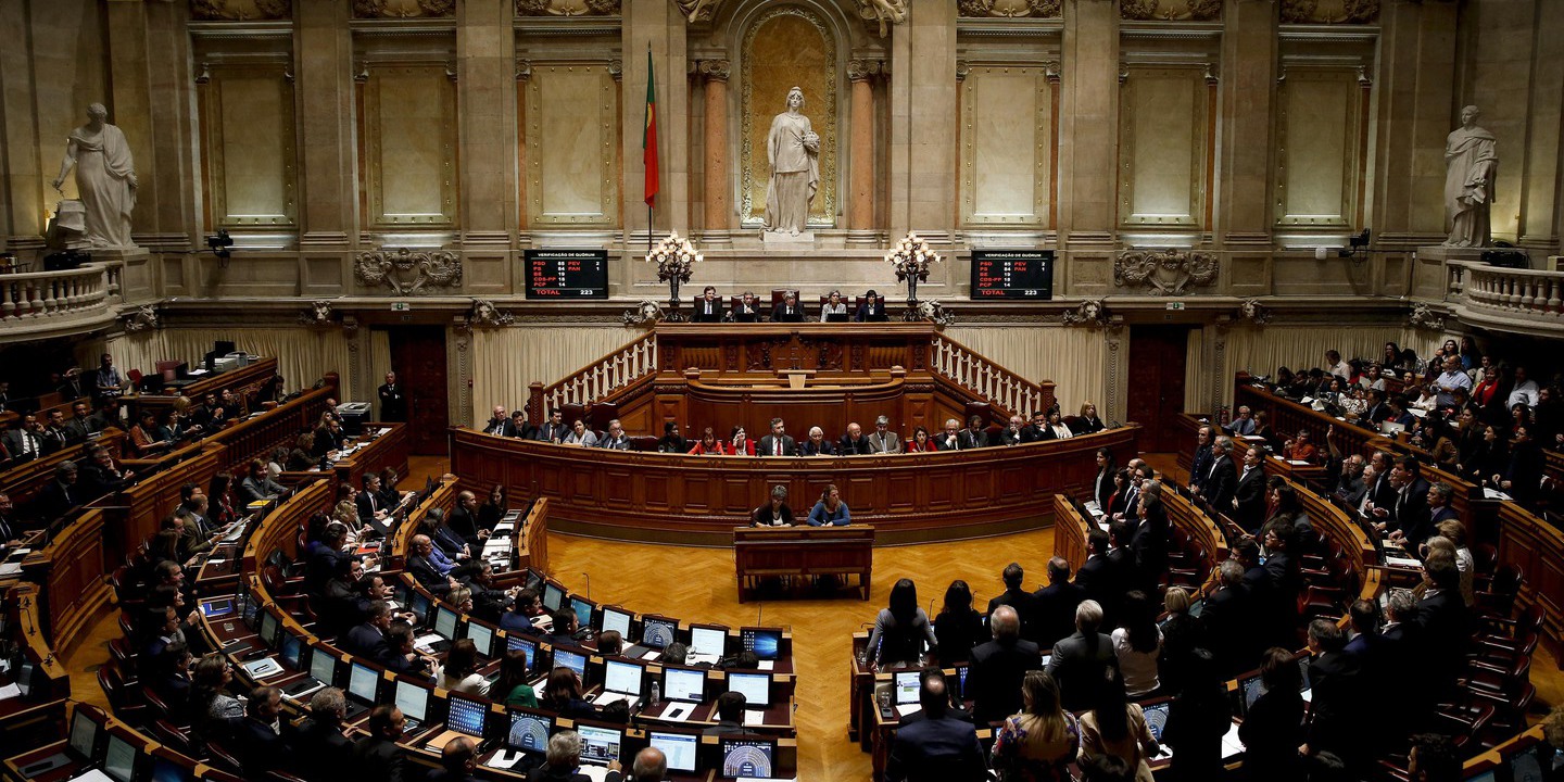 Novas regras para discutir votos aprovadas no Parlamento