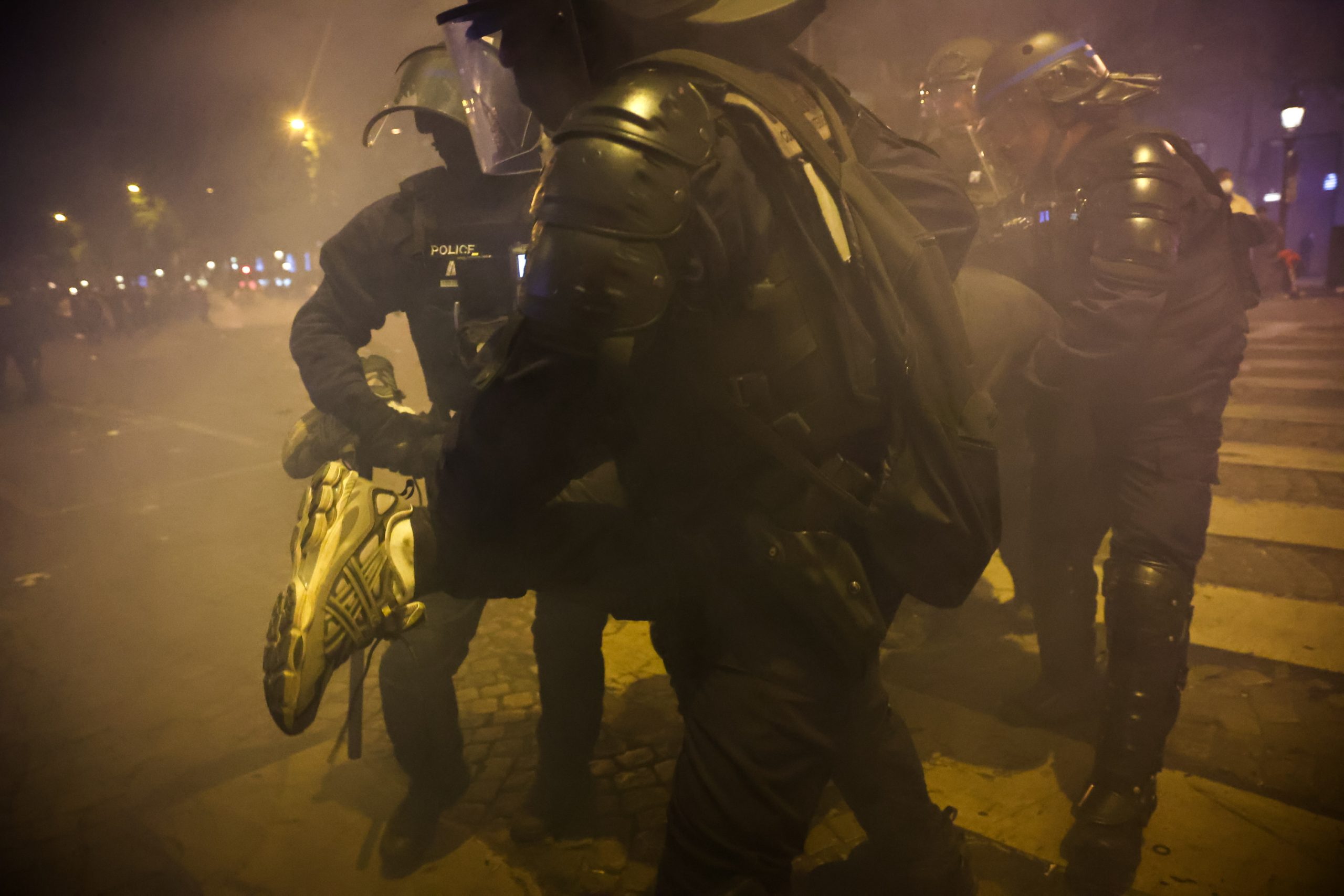 Dois mortos e mais de 500 detidos em França durante celebrações da vitória na Liga dos Campeões