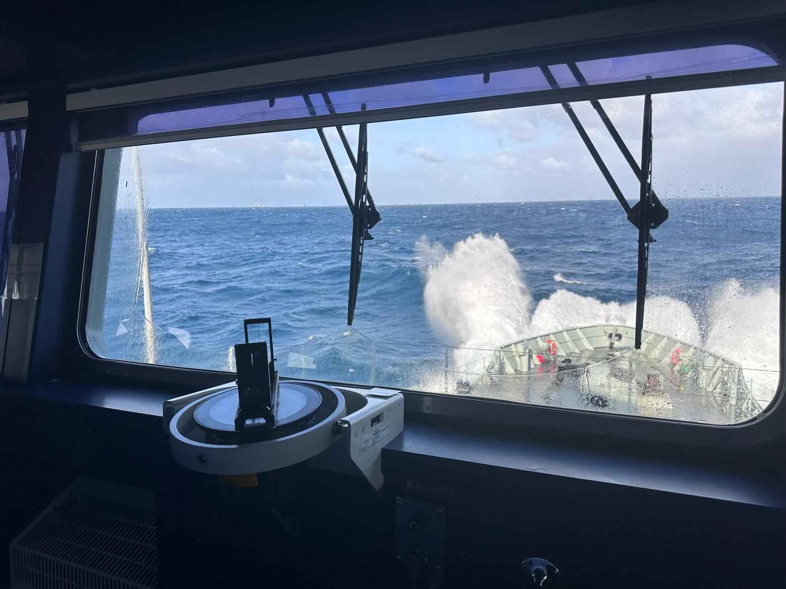 Estranhos a bordo. Autoridades portuguesas foram chamadas a navio na costa do Algarve e encaminharam-no para Sines