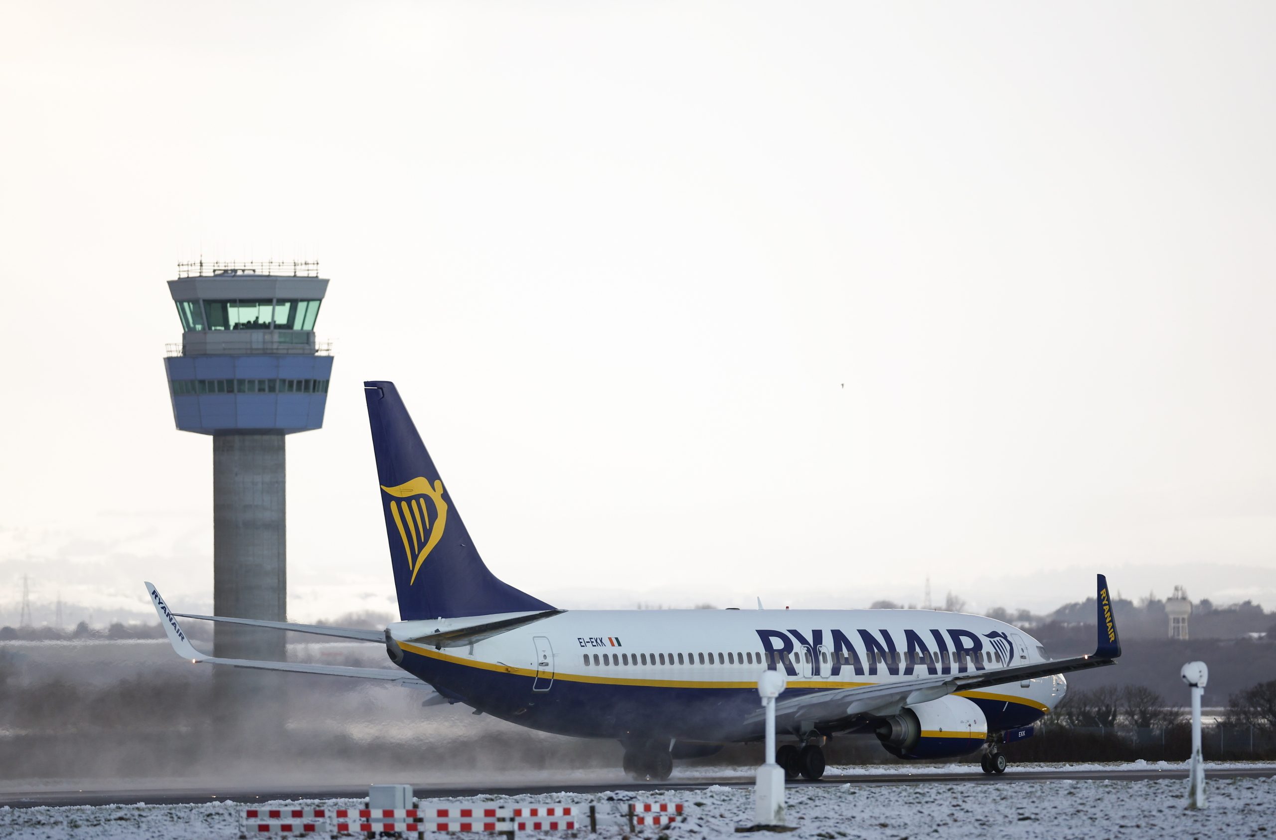 Ryanair anuncia multas de 500 euros para “passageiros indisciplinados”