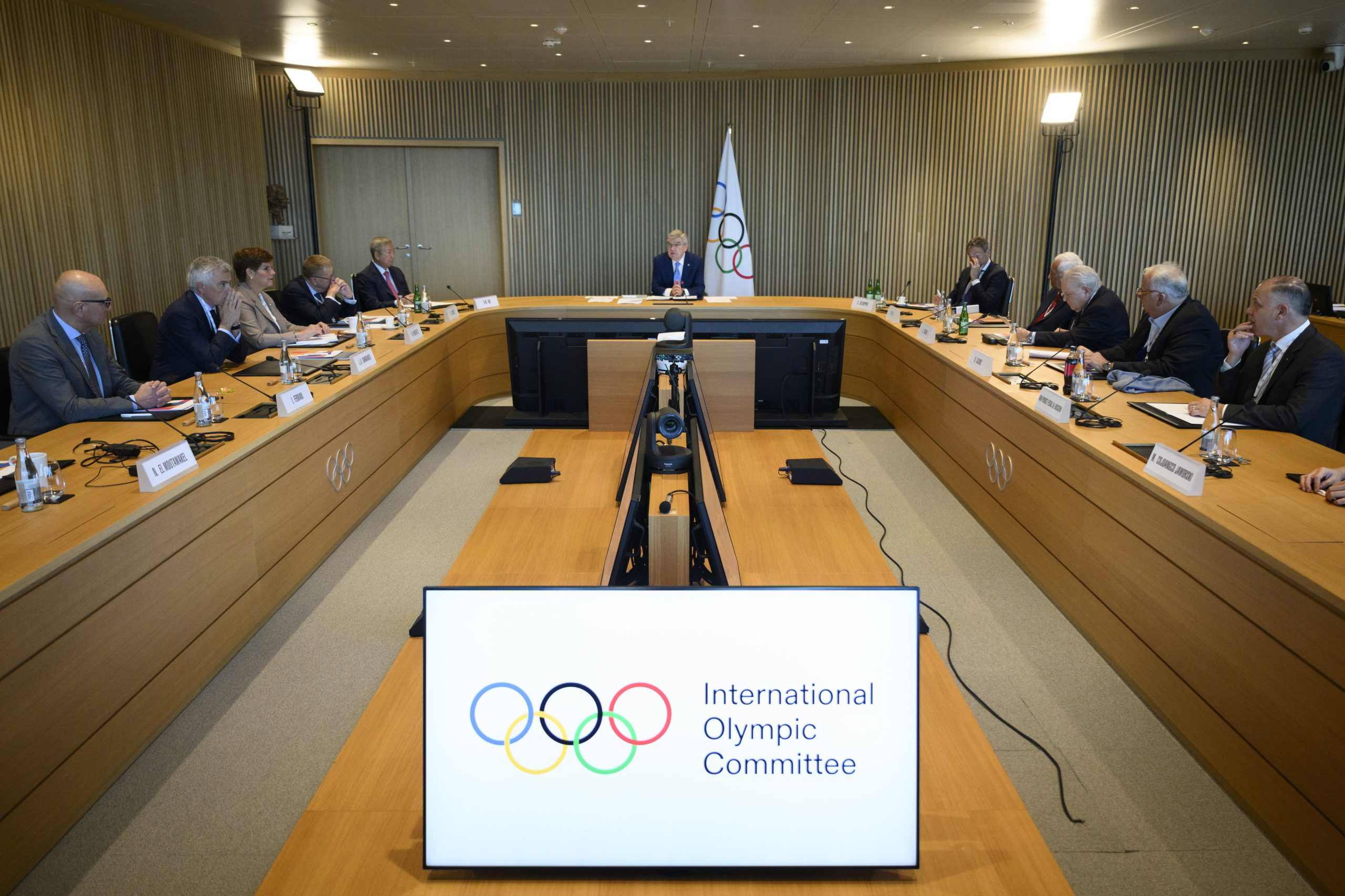COI defende atletas russos e bielorrussos nas competições, mas ainda não tomou decisão sobre Paris2024