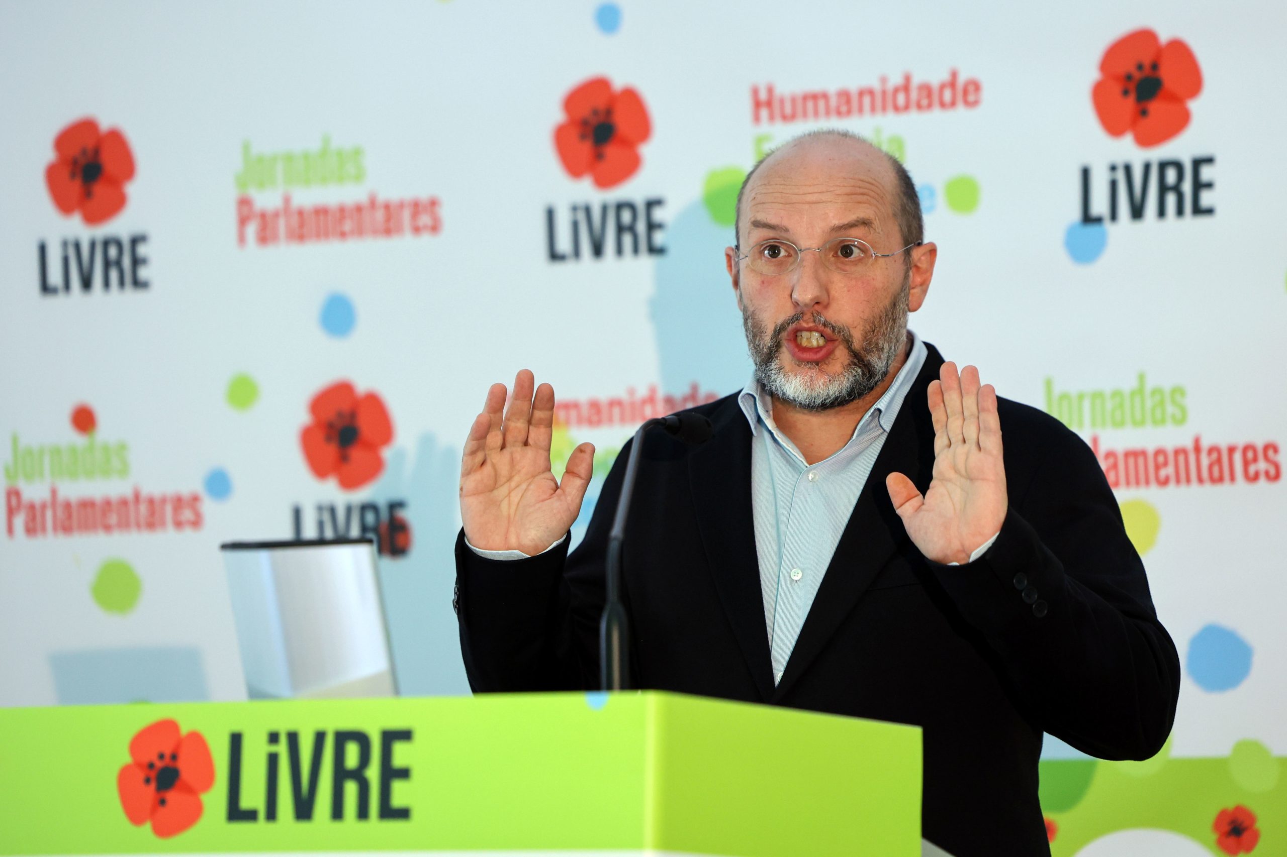 Tarifas: Tavares acusa Governo de propaganda e alerta para necessidade de eventual OE retificativo