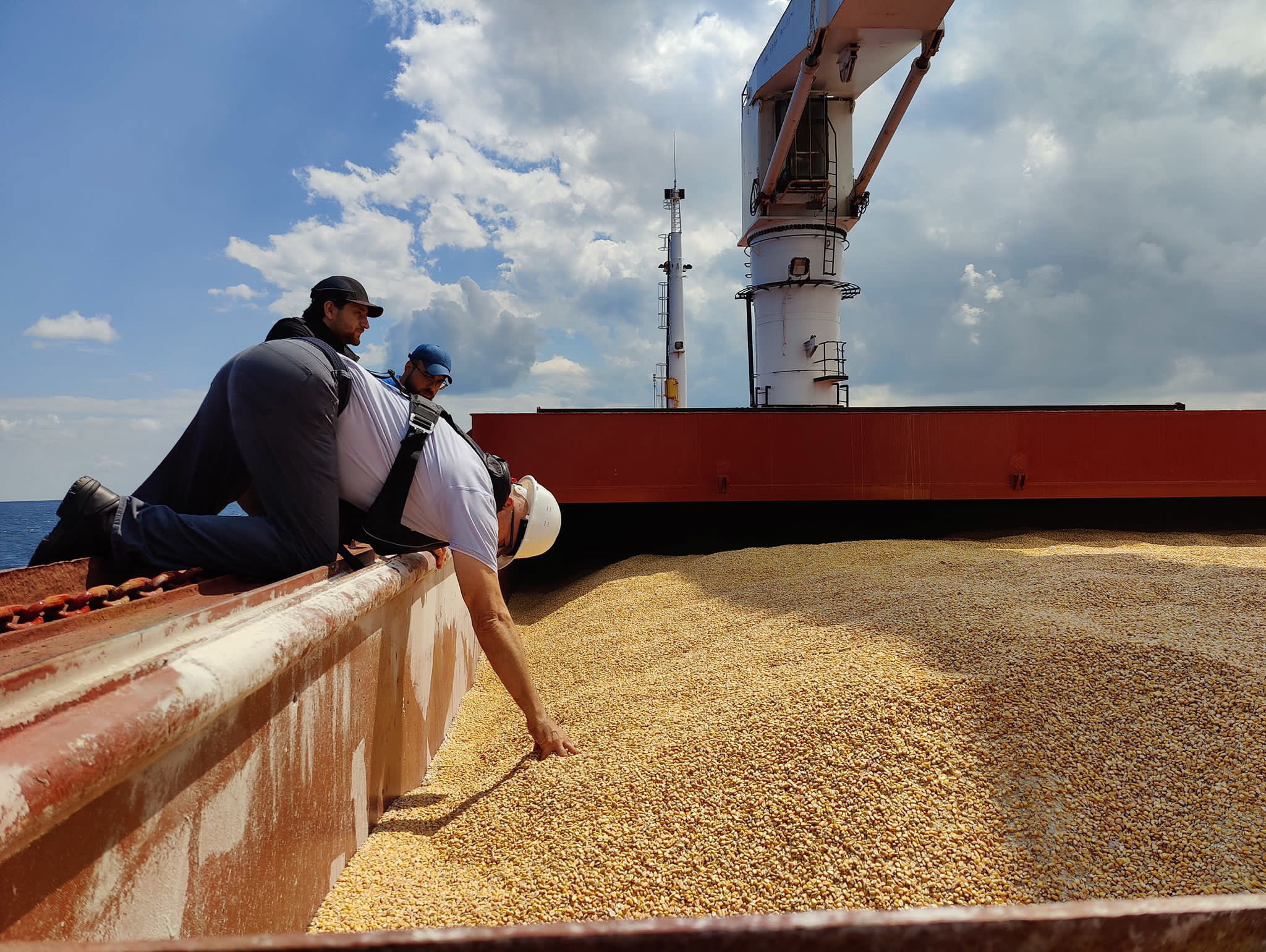 Navio com cereais vindo da Ucrânia autorizado a seguir para Líbano