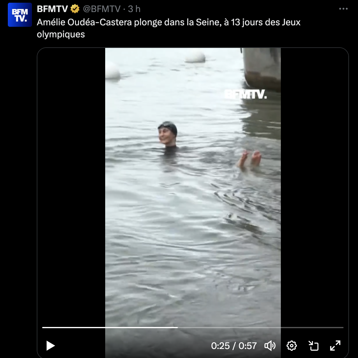 Ministra francesa toma banho no Sena a duas semanas dos Jogos Olímpicos