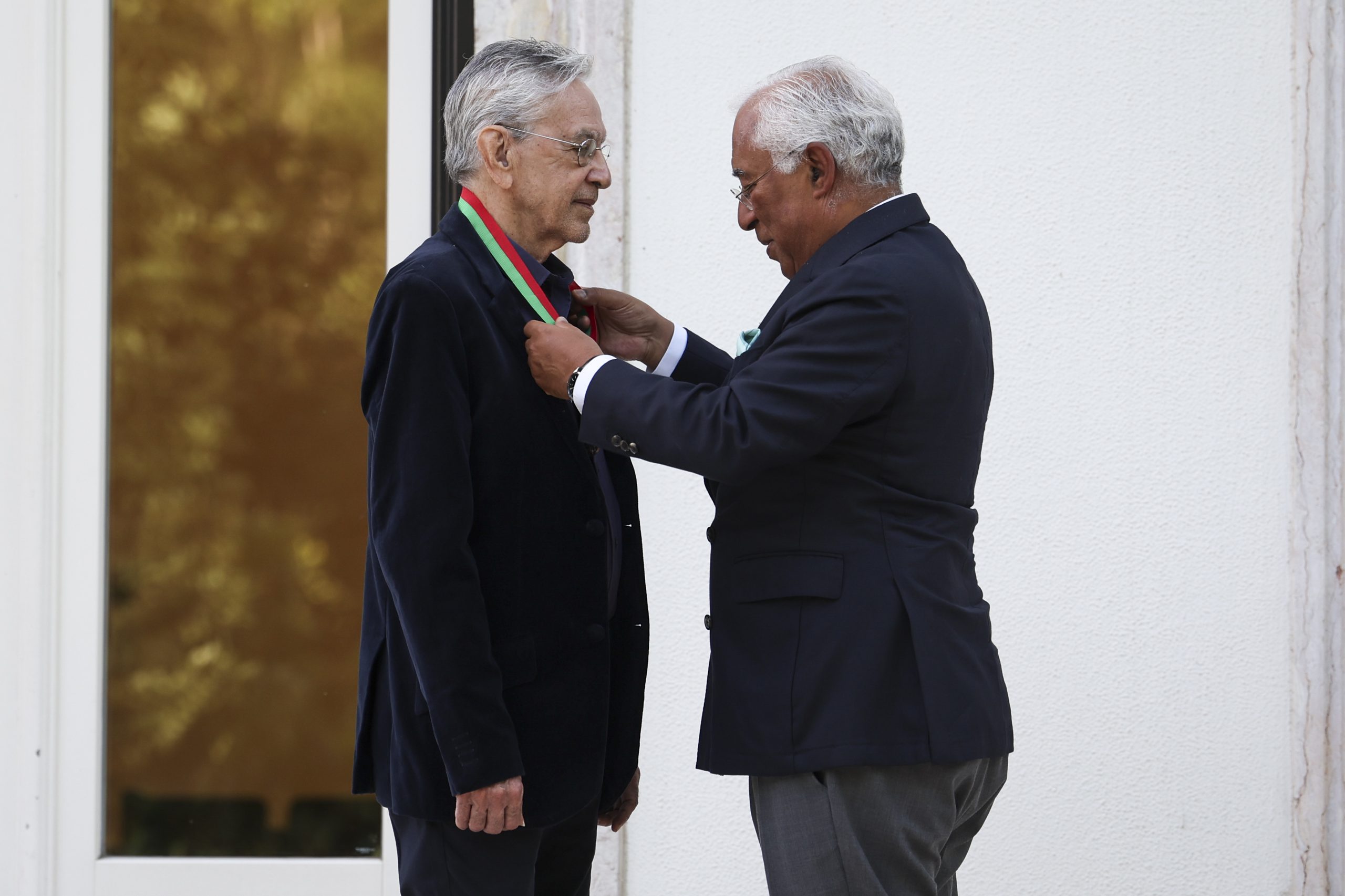 Medalha de Mérito Cultural: Costa afirma que a voz de Caetano Veloso “é universal”