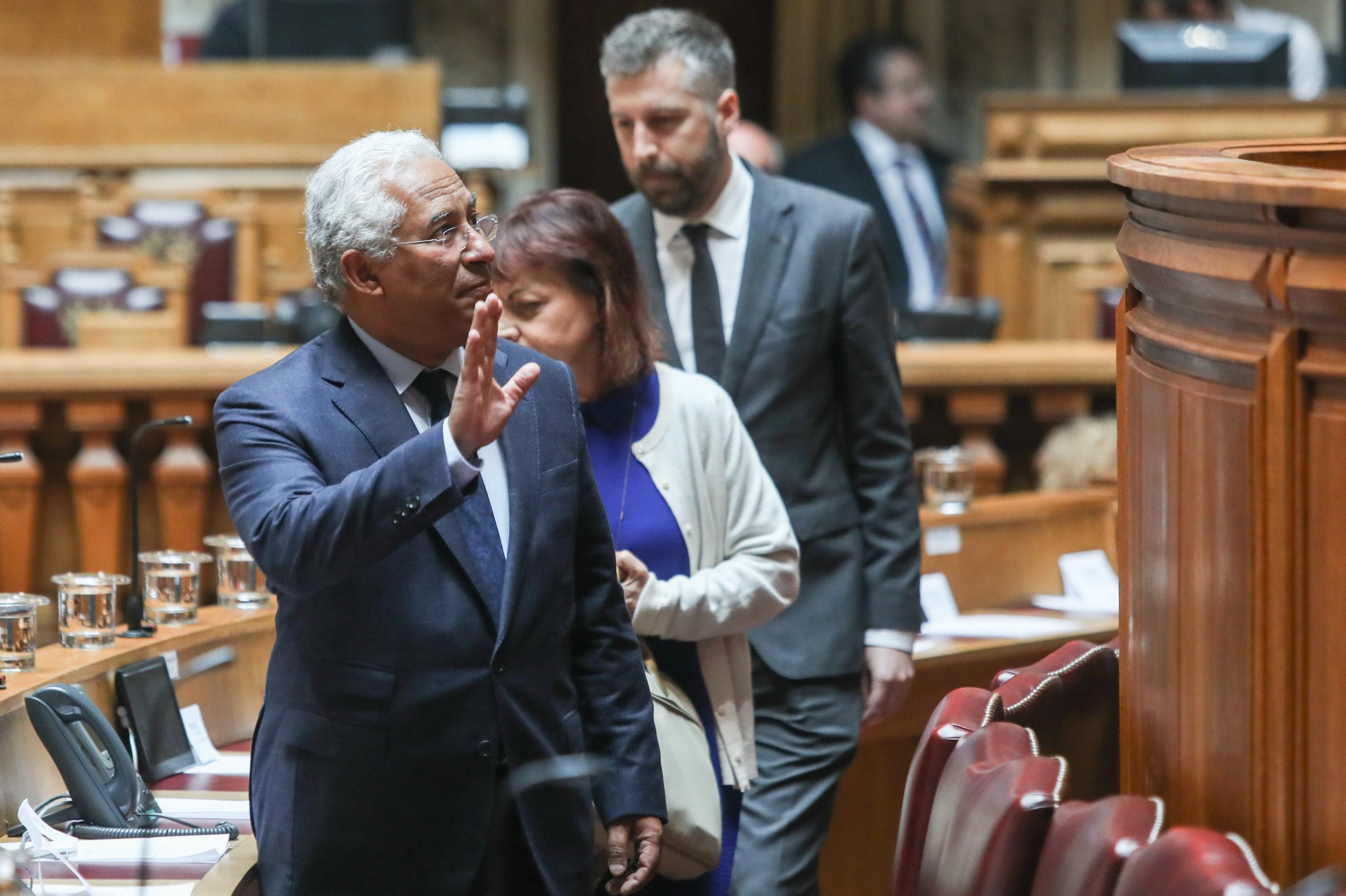 Costa promete combate político à proposta orçamental da Comissão Europeia