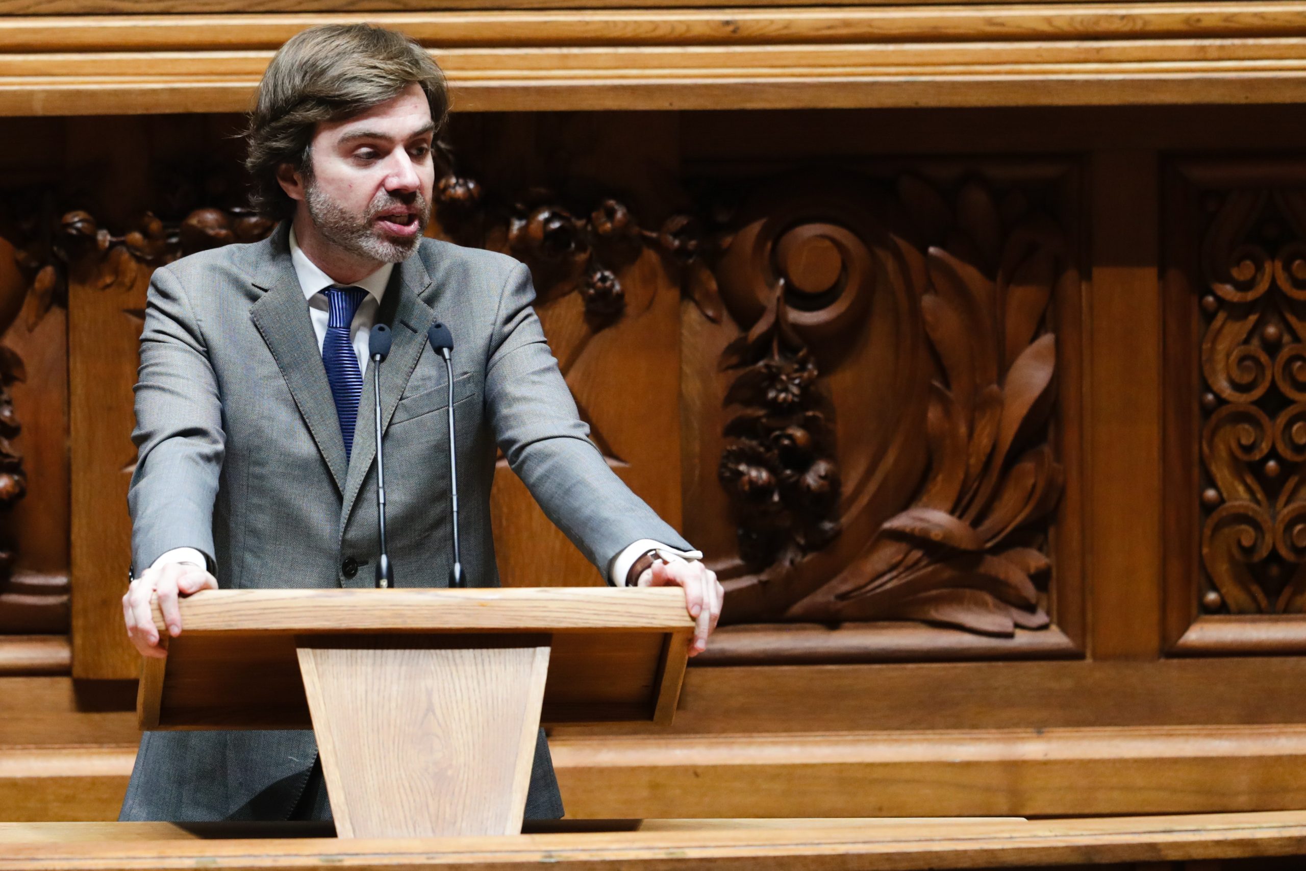 CDS-PP pede mais investimento nas empresas privadas em vez de entidades e obra públicas