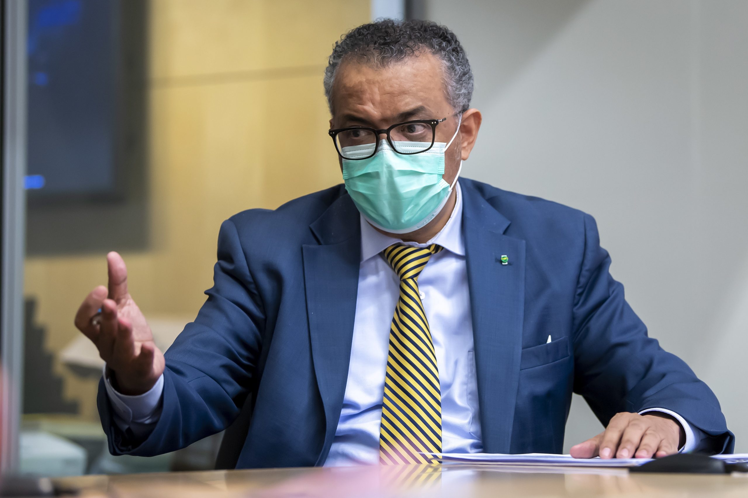 Covid-19: OMS alerta que “vacina por si só não será suficiente” para derrotar pandemia