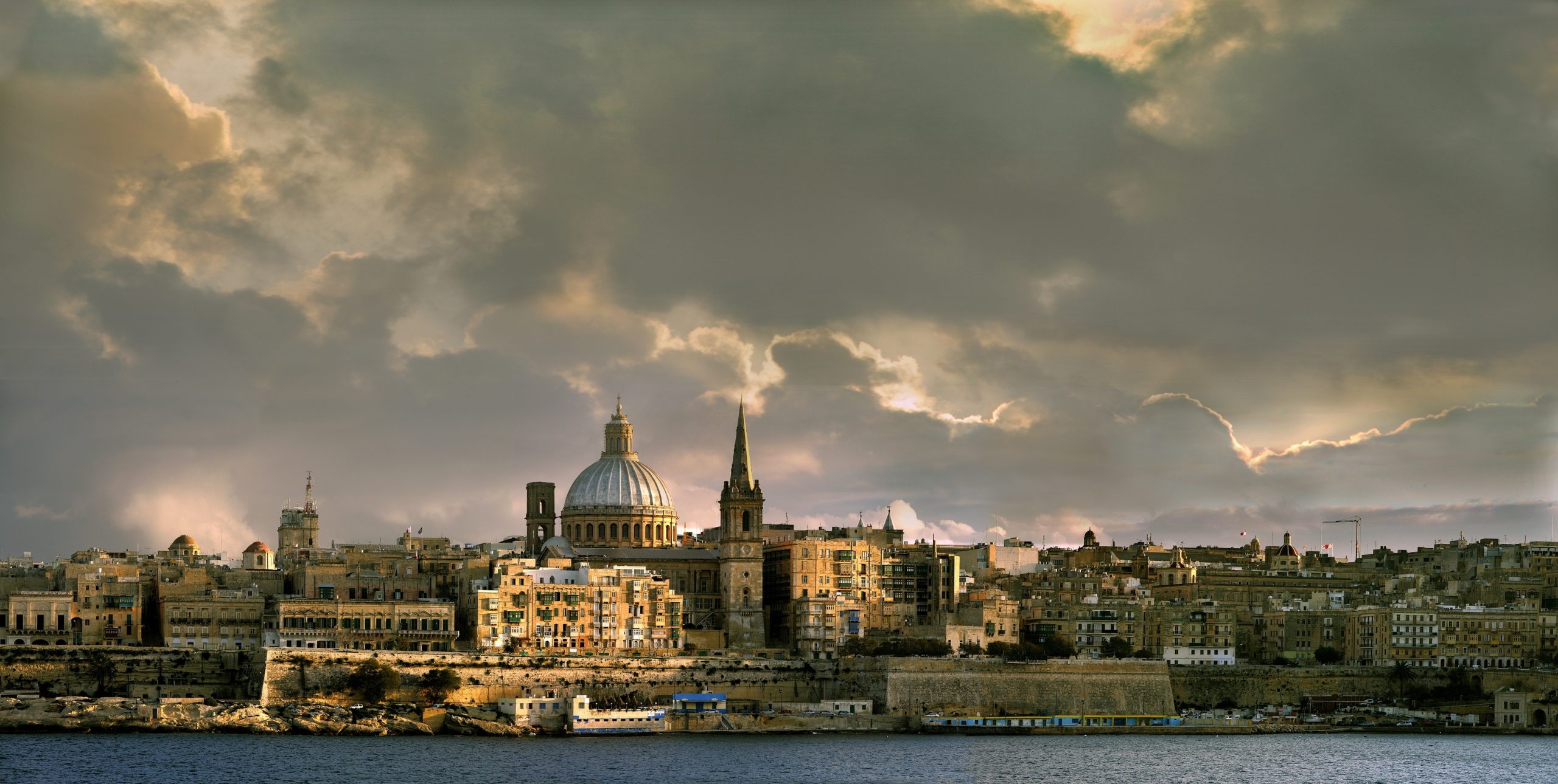 Malta proíbe entrada de barco de ONG alemã nas suas águas territoriais