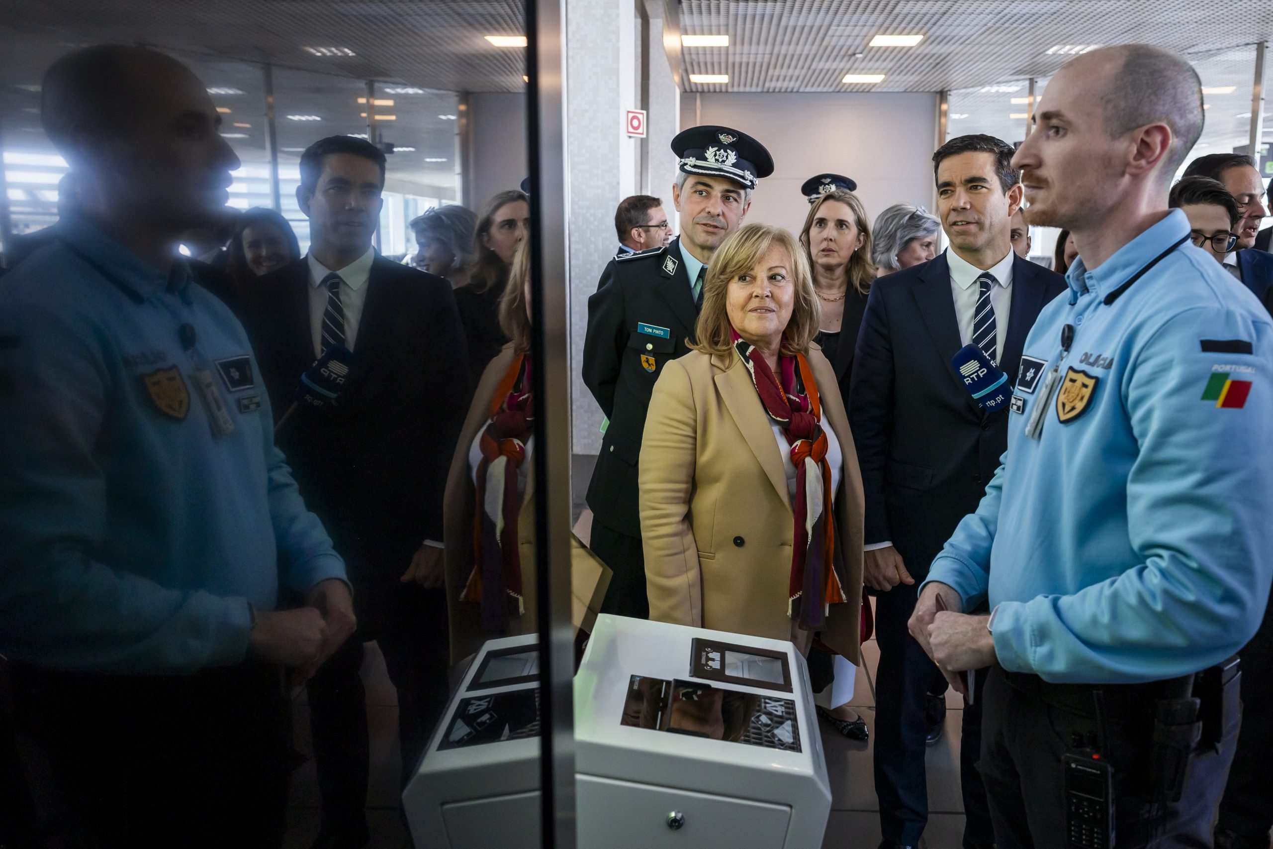Eis o novo sistema de controlo de fronteiras no Aeroporto de Lisboa. Governo promete eficácia