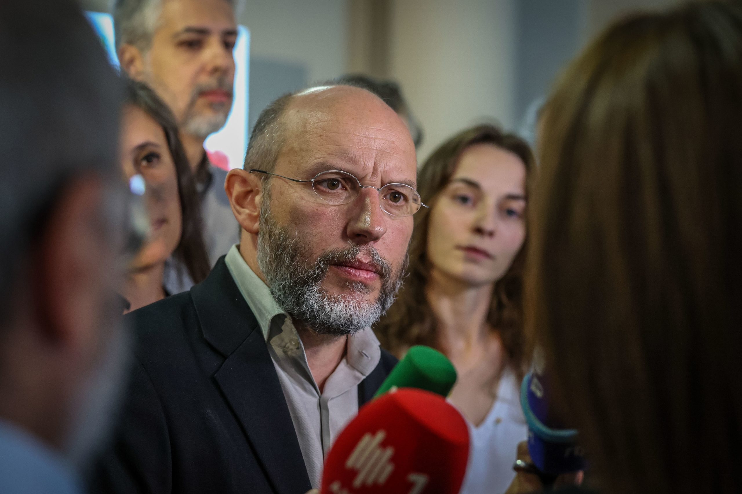 Rui Tavares acusa deputado ex-Chega Miguel Arruda de votar a fazer saudação nazi