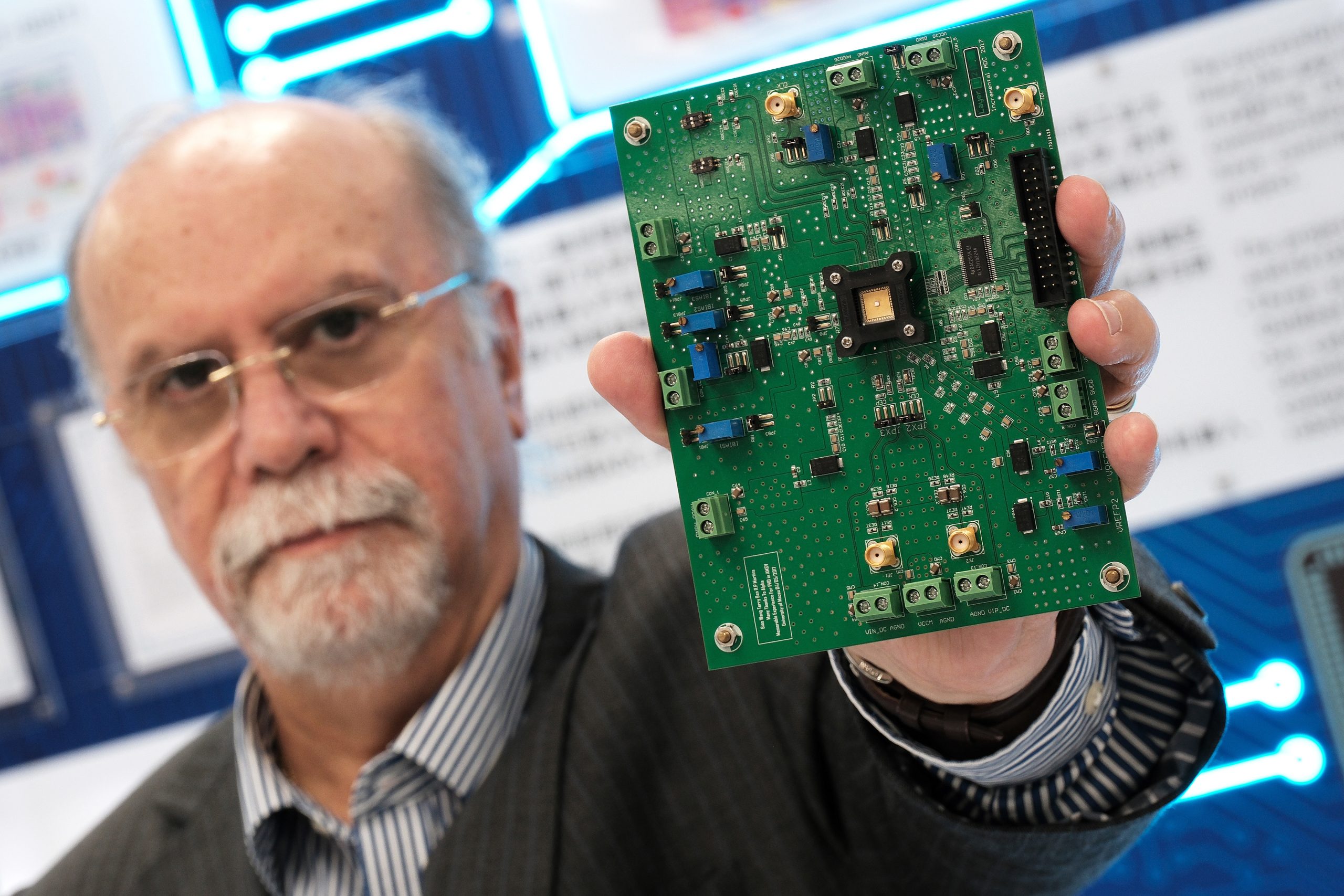 Universidade de Macau “líder mundial” na área da eletrónica