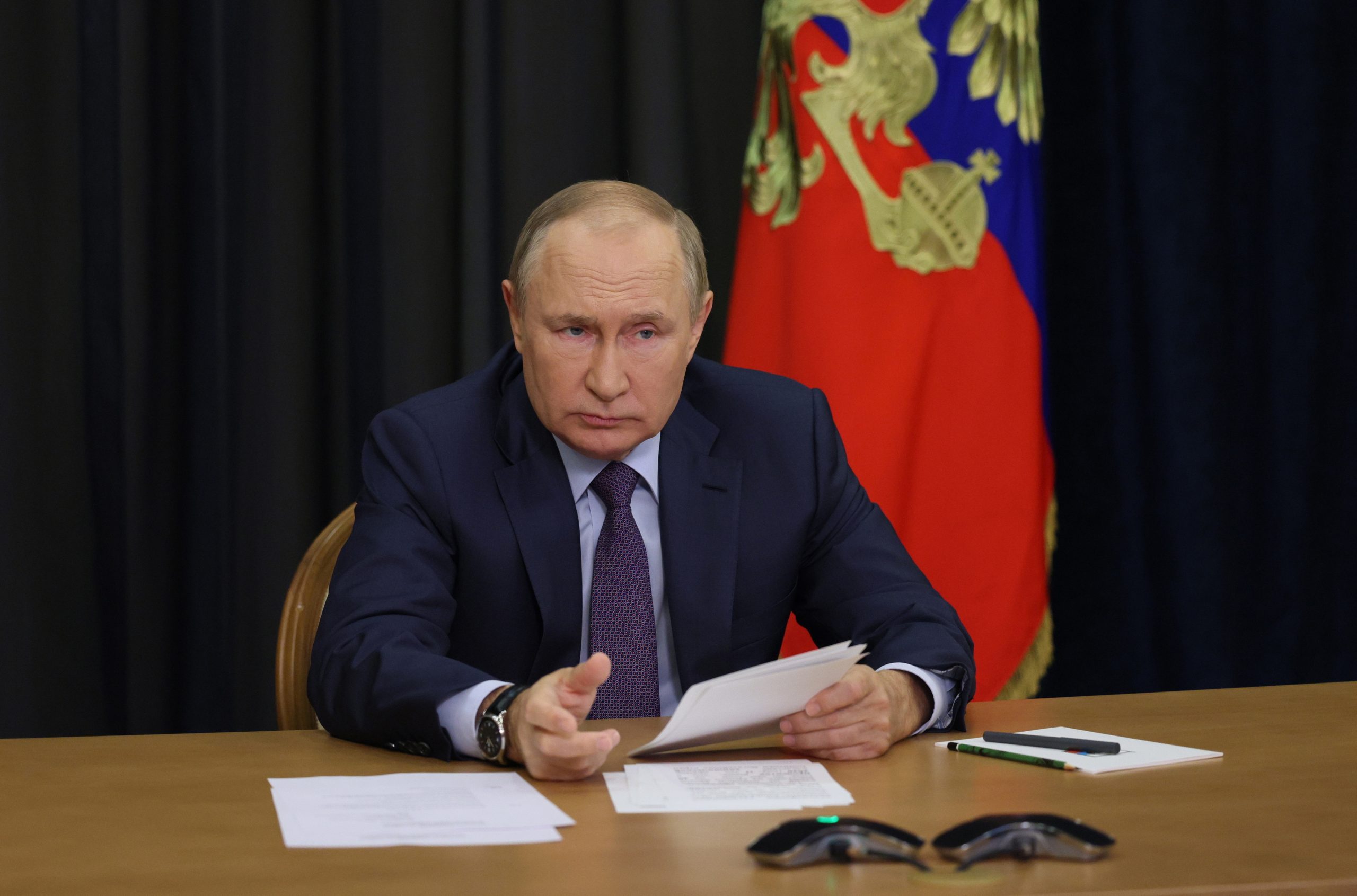 As tentações do acossado Putin
