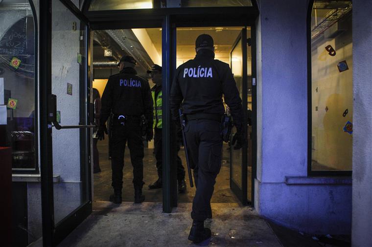 Cinco pessoas detidas por assaltos a residências de idosos no Porto