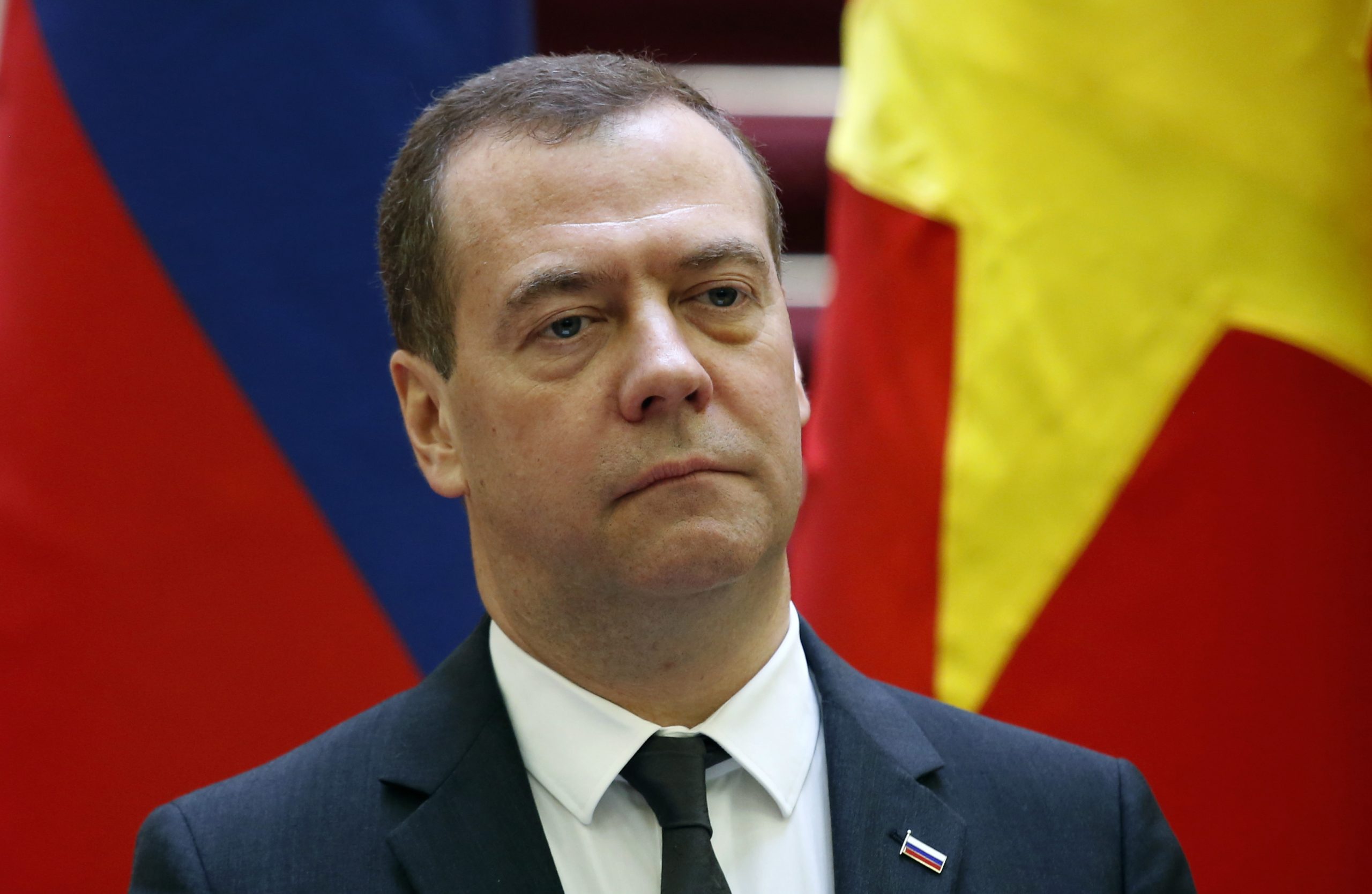 Ex-presidente russo Medvedev ataca “degenerados e bastardos” que desejam a ‘morte’ do seu país