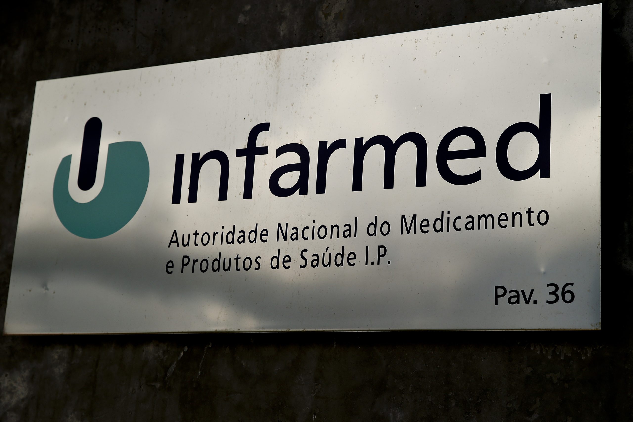 Trabalhadores do Infarmed surpreendidos com conferência cancelada “à última hora”