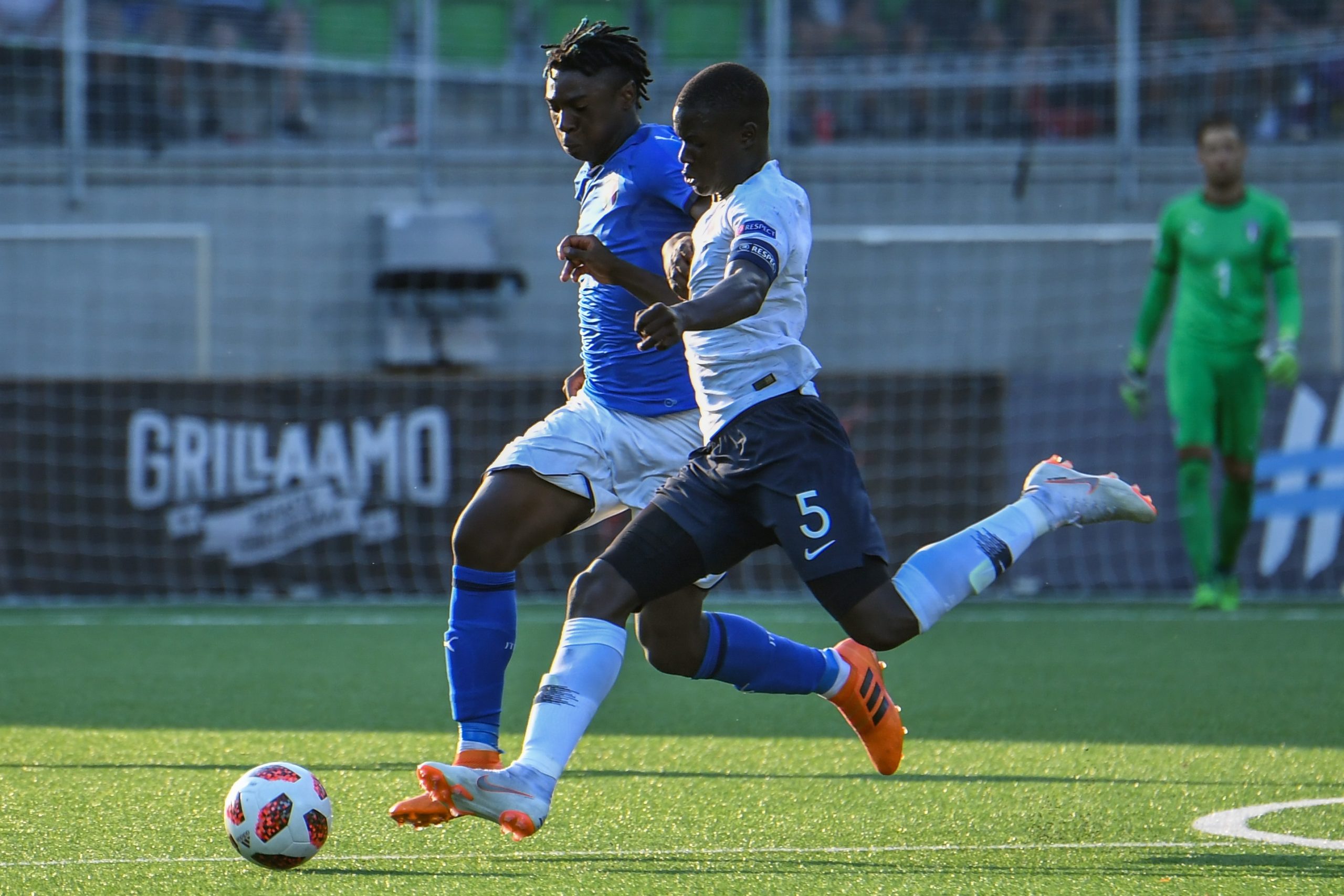 Defesa Malang Sarr ruma ao FC Porto por empréstimo do Chelsea