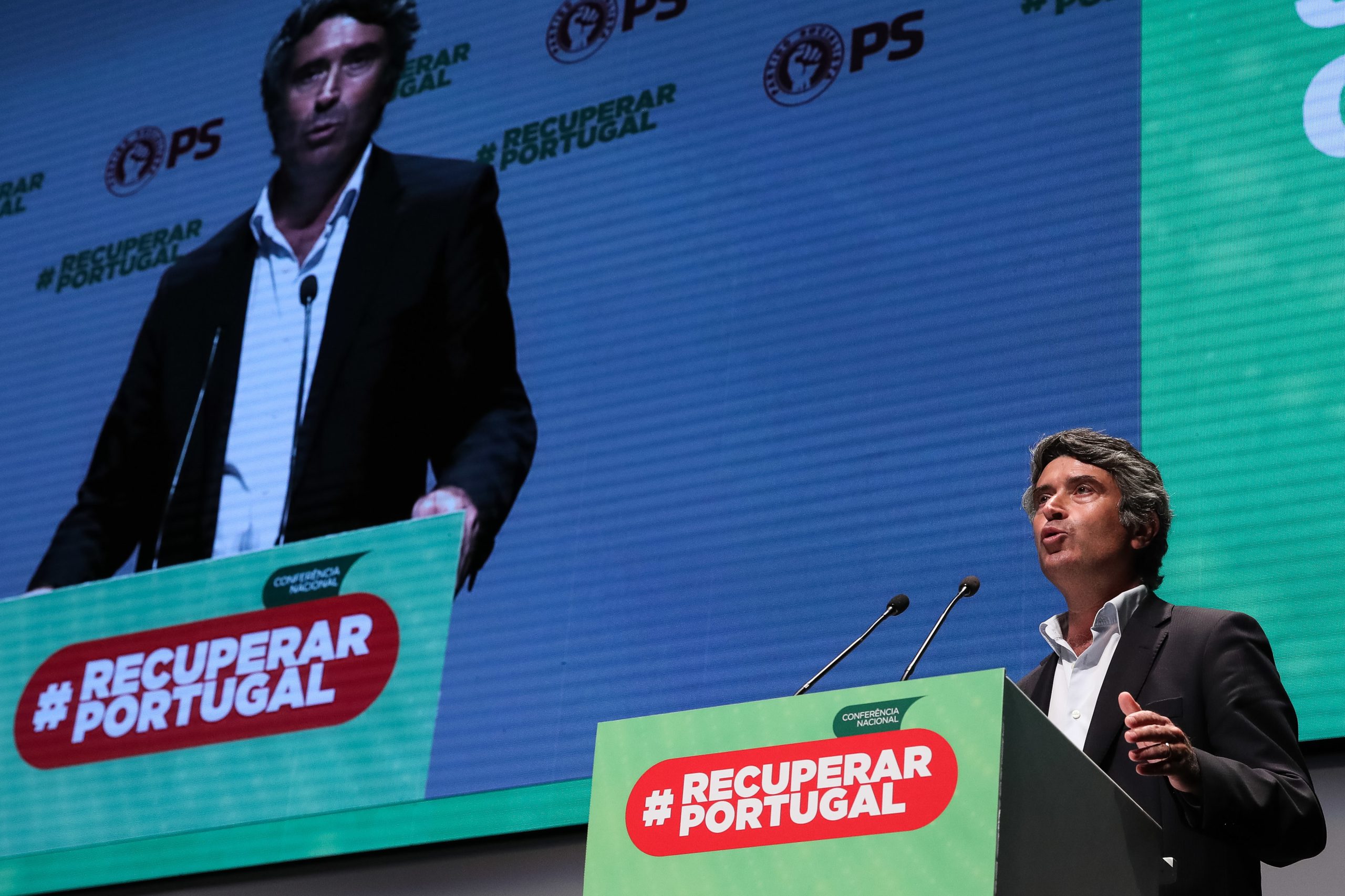 José Luís Carneiro aponta descentralização e eleições nos Açores como prioridades do PS