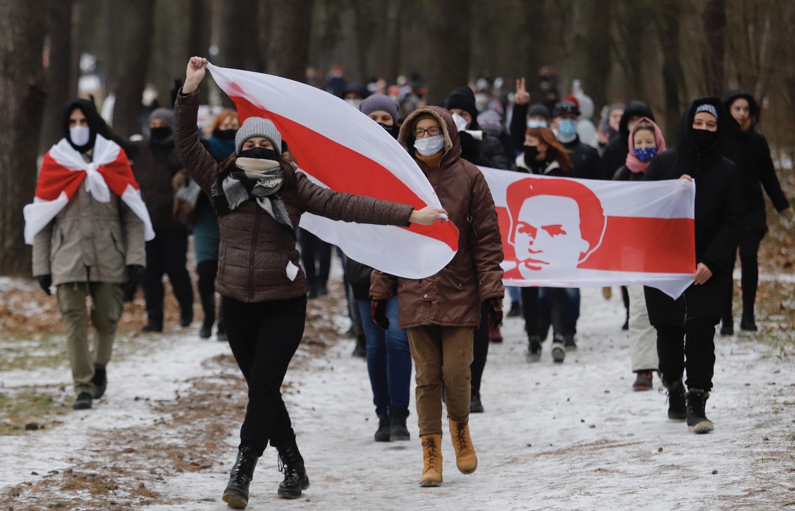 Protestos da oposição em Minsk provocam dezenas de detenções