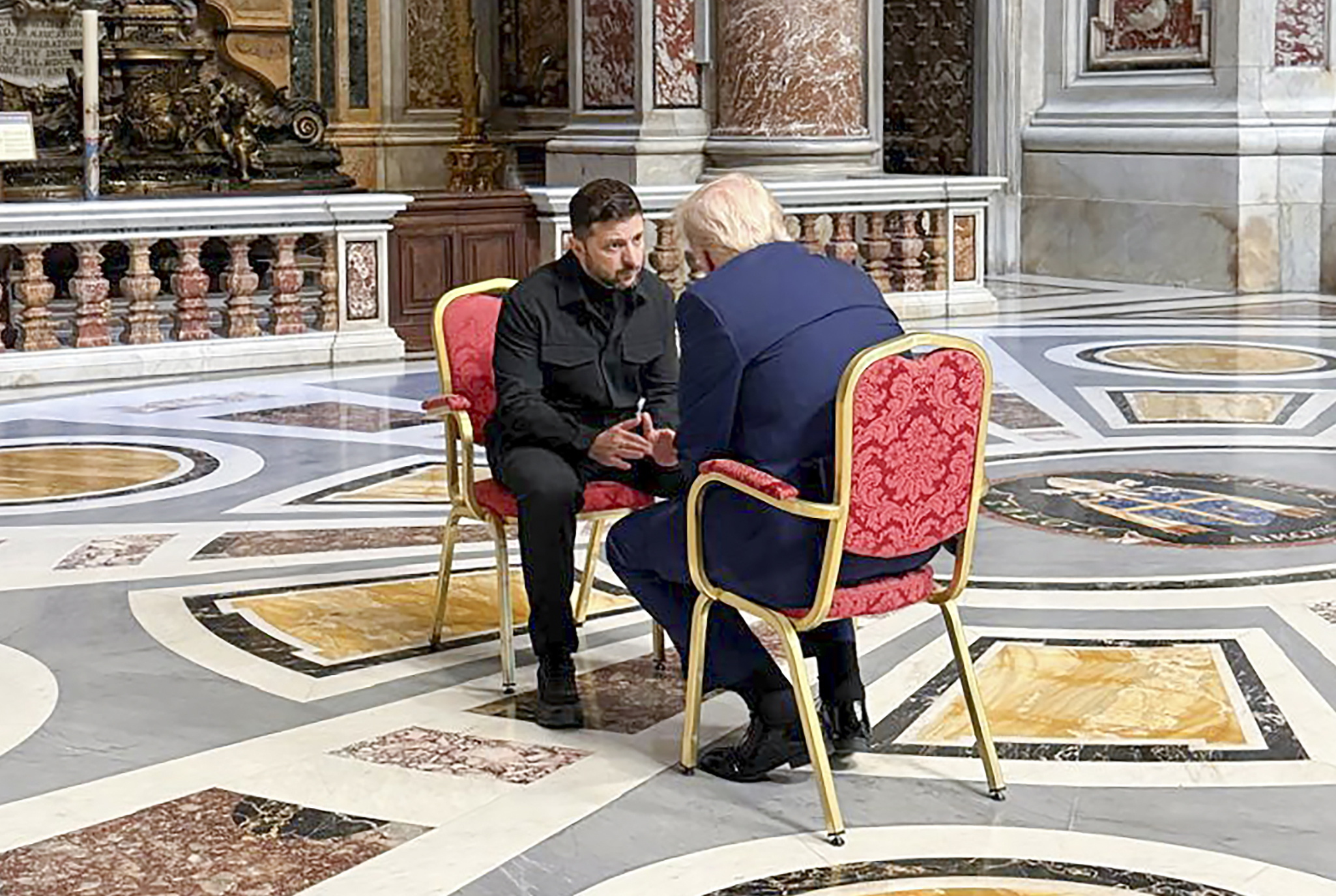 Trump e Zelensky conversam por telefone na véspera de novas negociações