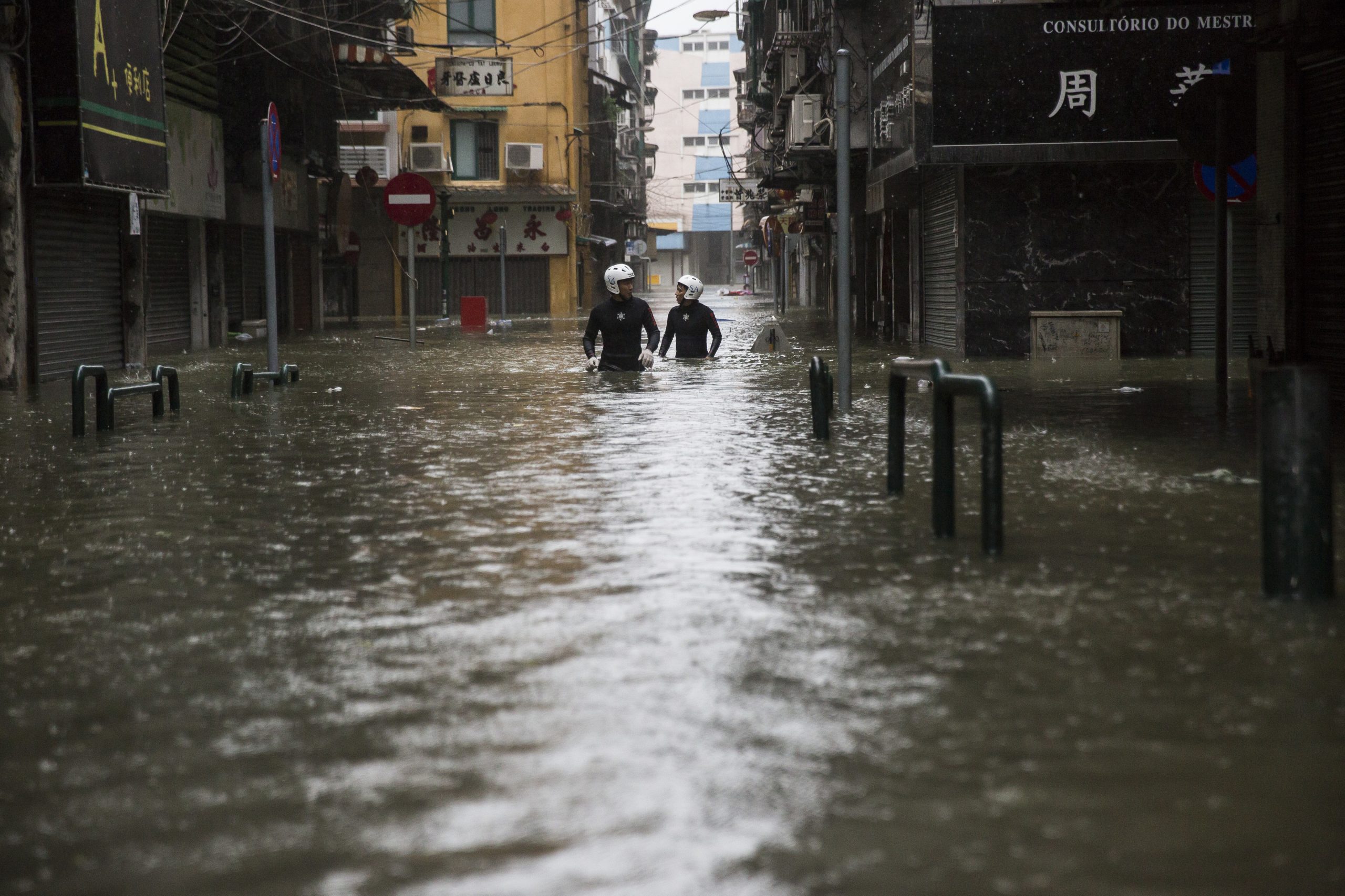 Tufão Mangkhut faz pelo menos sete feridos em Macau