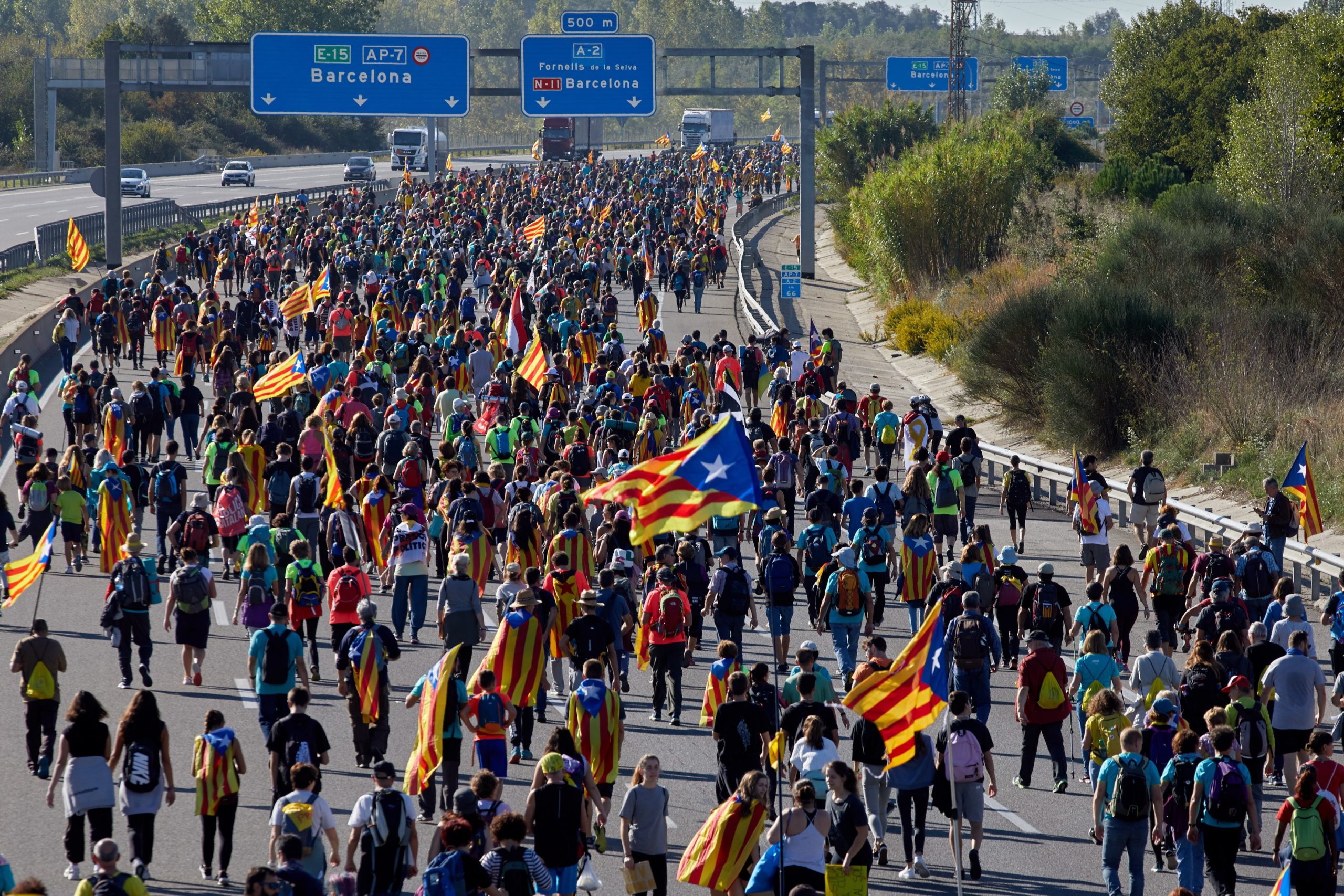 Ministros regionais da Catalunha juntam-se a milhares nas Marchas pela Liberdade