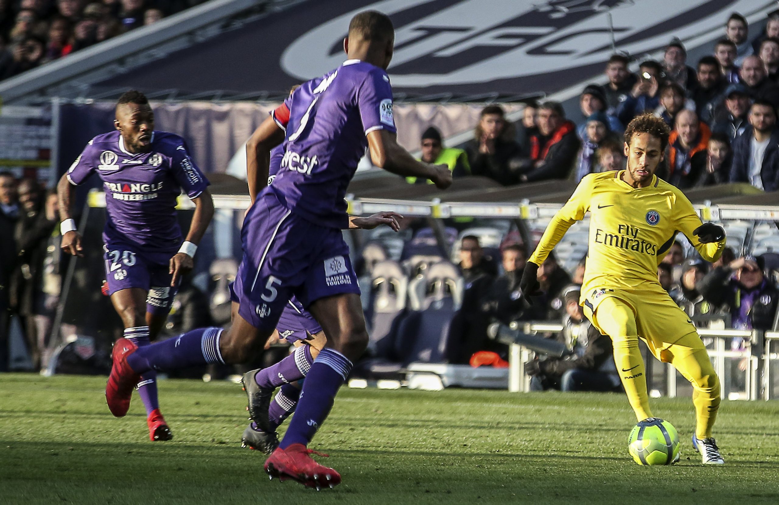 PSG vence em Toulouse com golo solitário de Neymar
