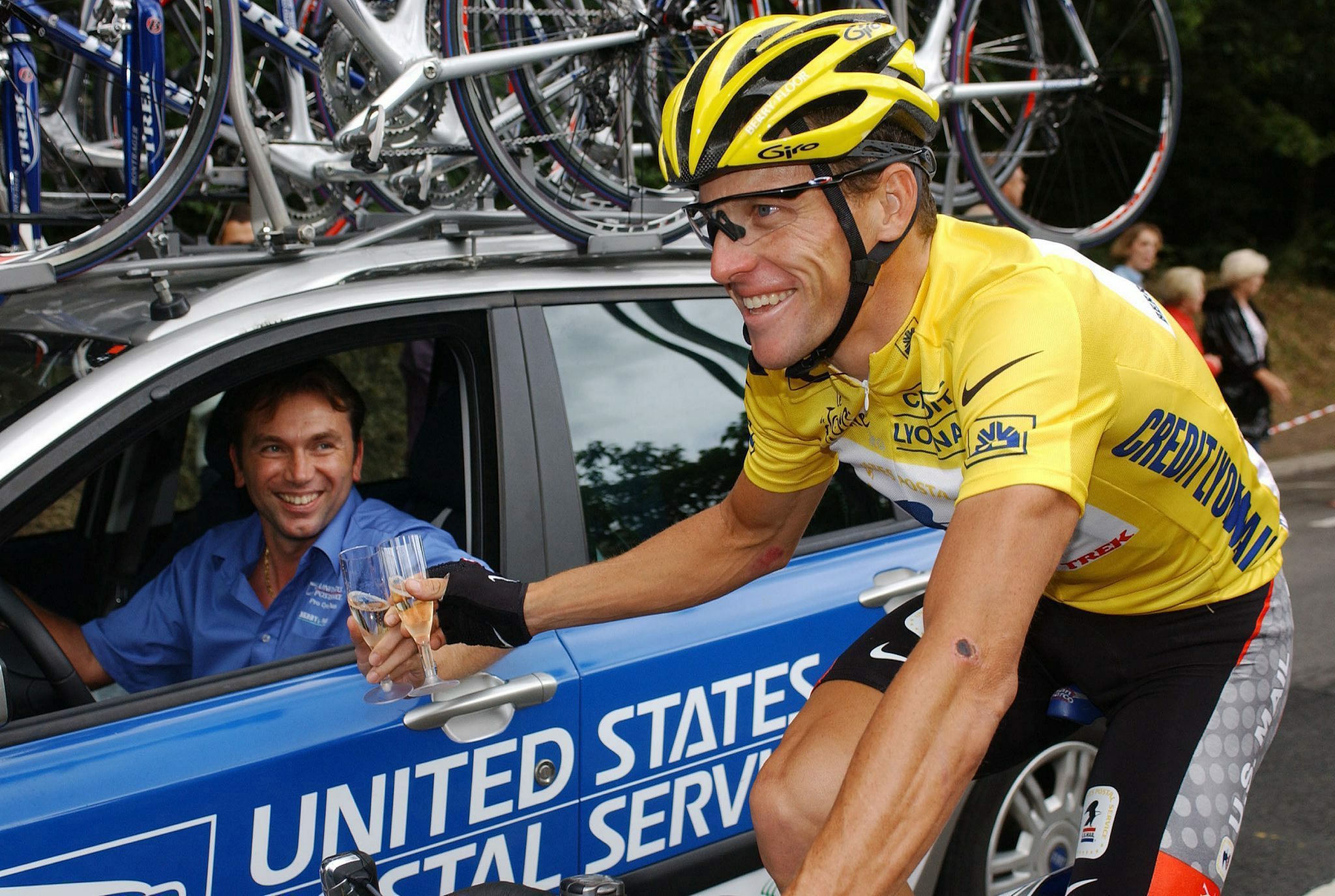 Antigo técnico da equipa de Lance Armstrong expulso do ciclismo para sempre