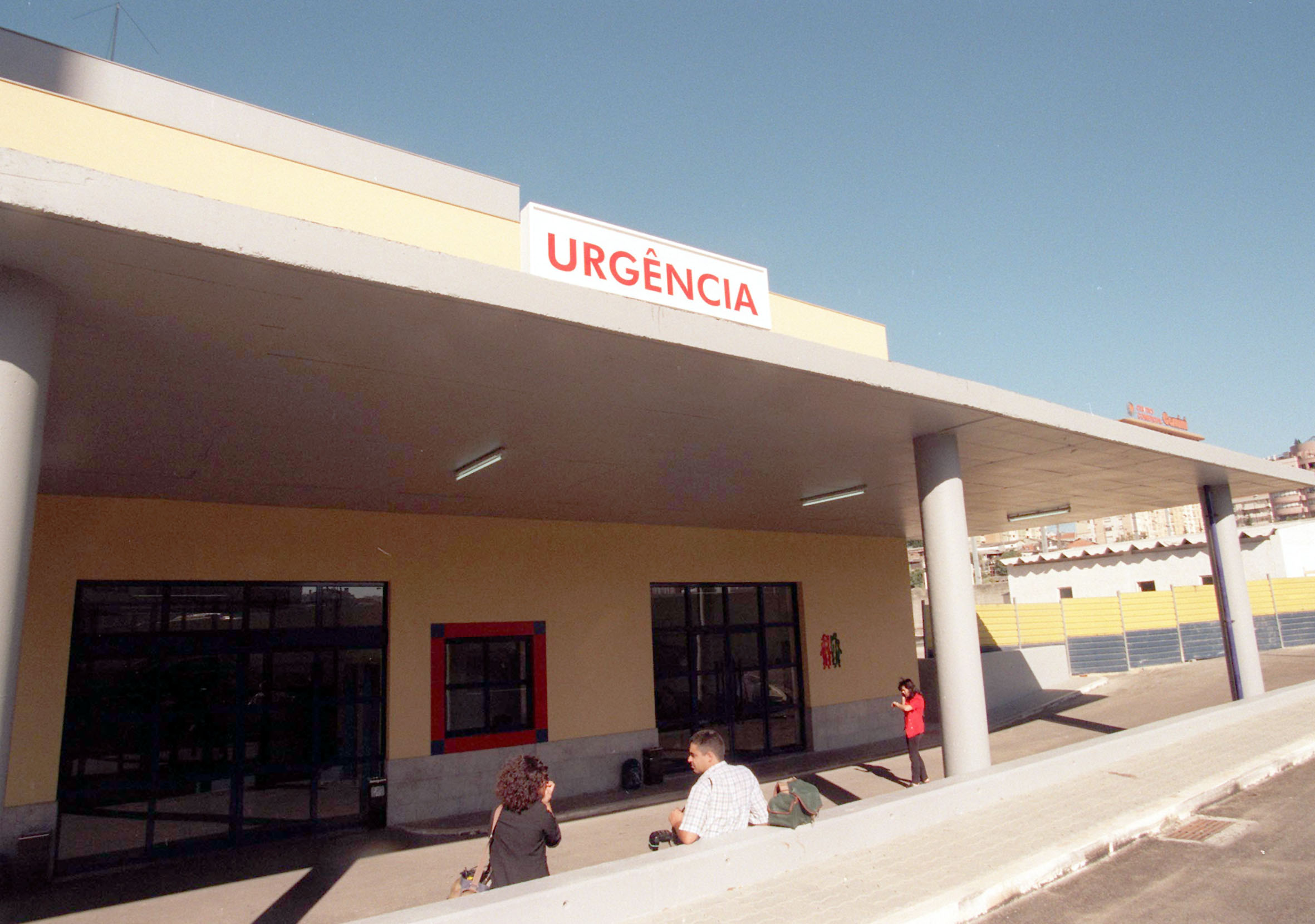 Familiares de doente que morreu no hospital Curry Cabral ameaçaram e agrediram dois enfermeiros