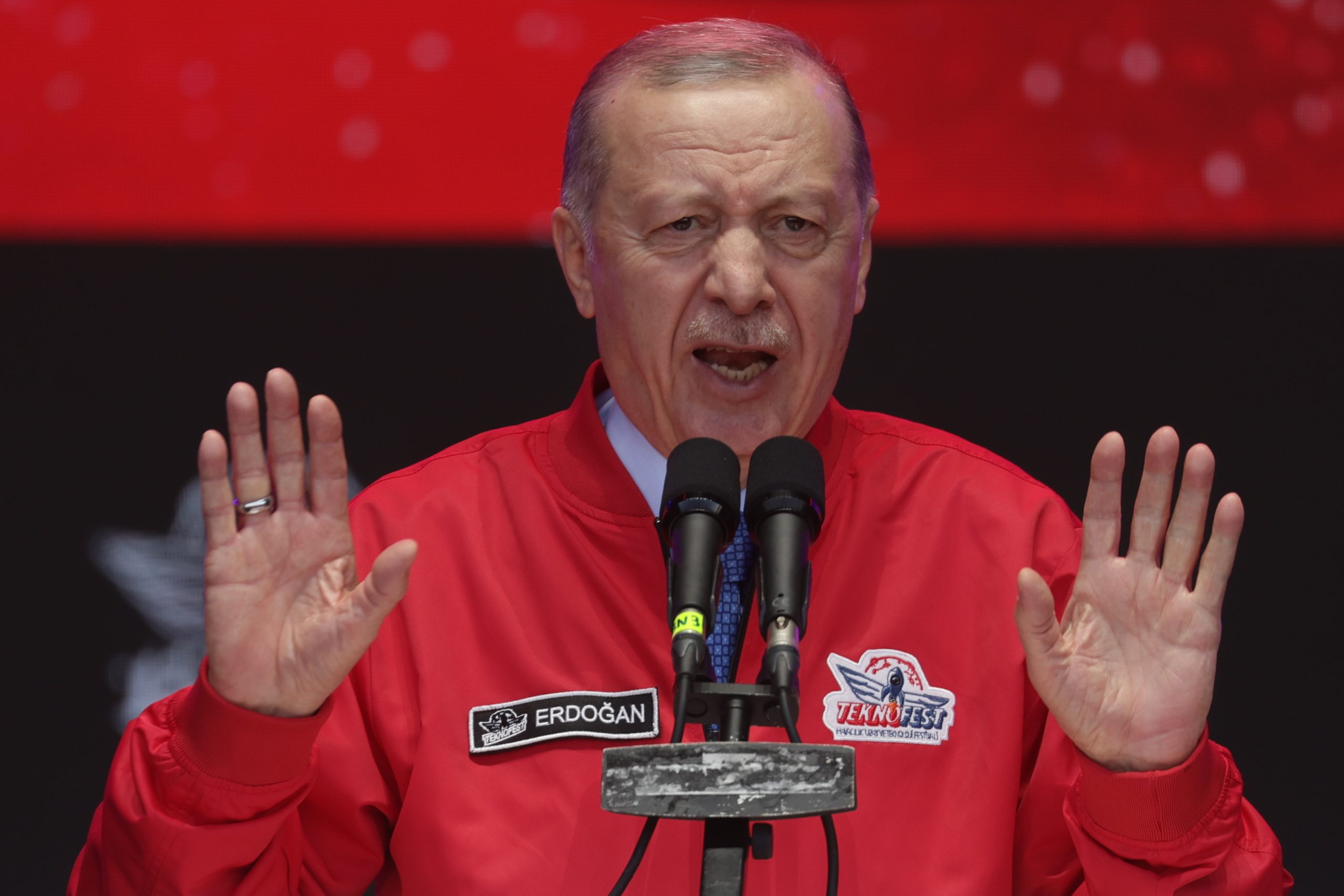 Presidente Turco propõe novamente cimeira entre Putin, Zelensky e Trump na Turquia