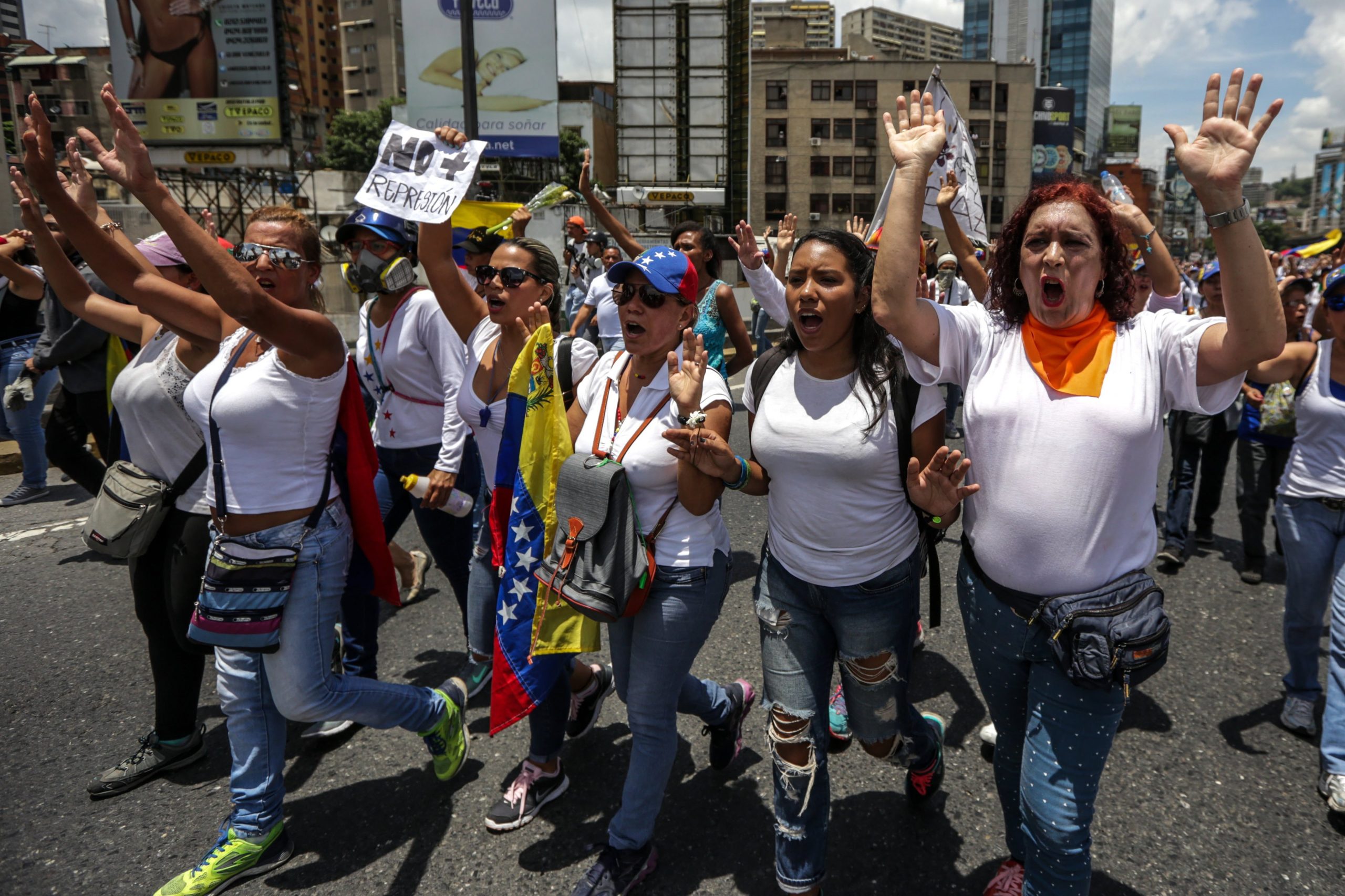 Venezuela: Donald Trump fala com Presidente do Peru sobre crise no país