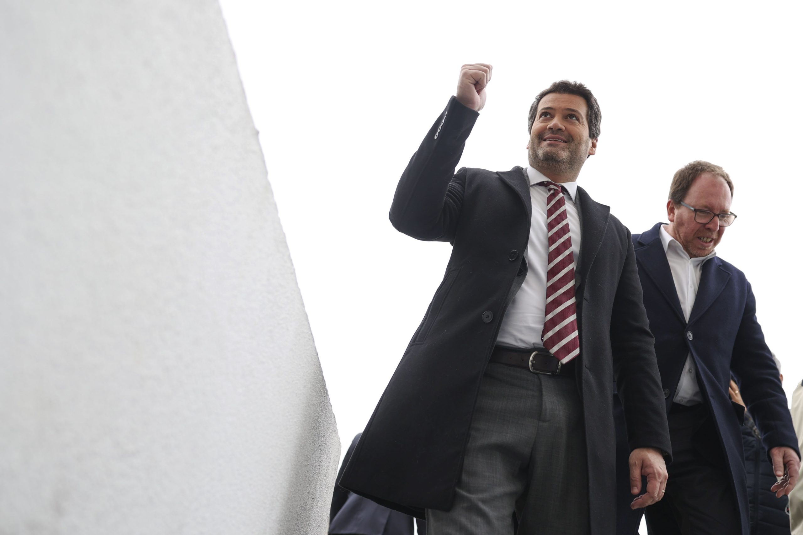 Não há acordo à direita sem apoio ao fim das portagens diz Ventura