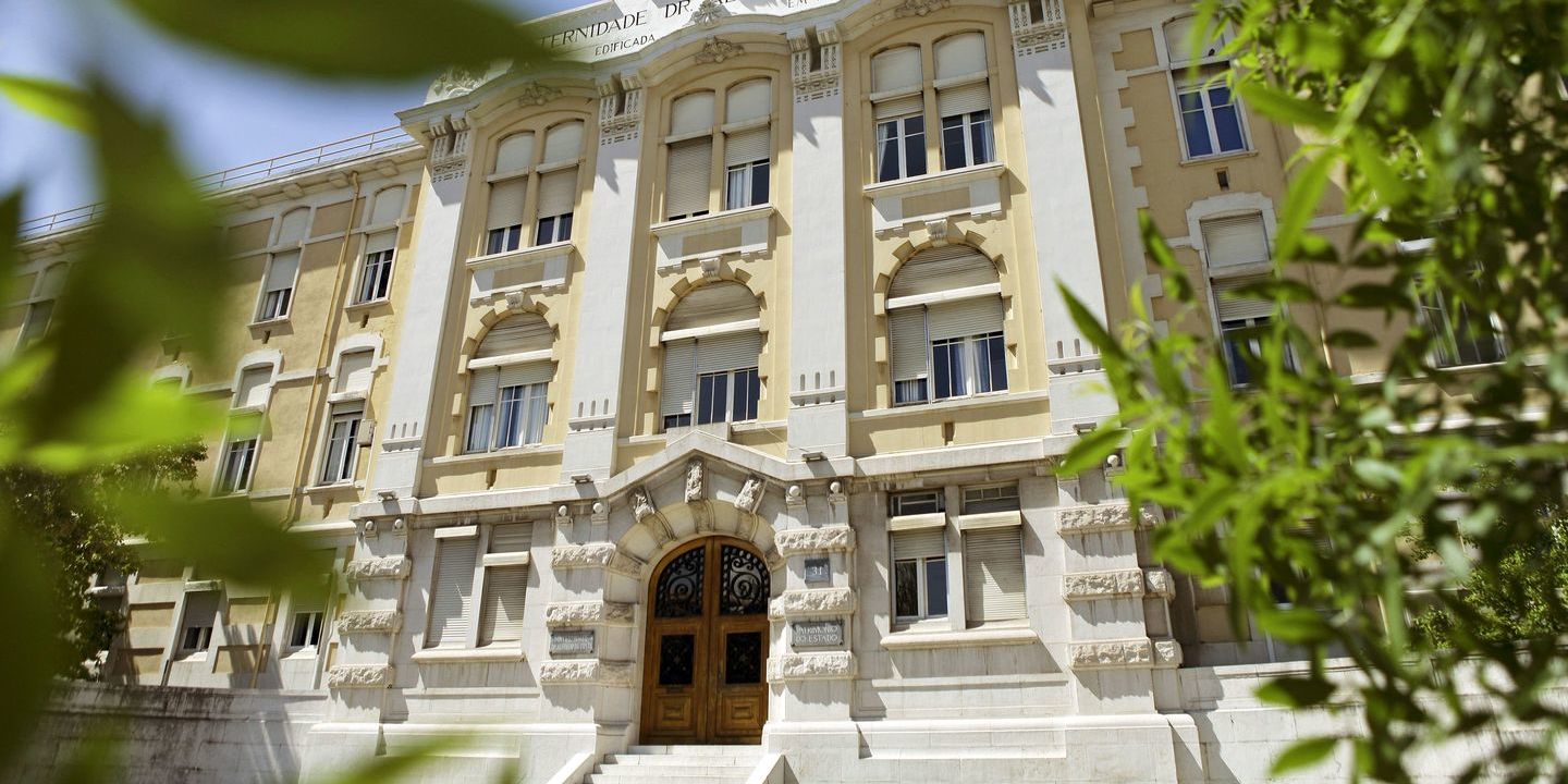 Bloco de partos da Maternidade Alfredo da Costa volta a encerrar esta noite e só reabre sexta-feira