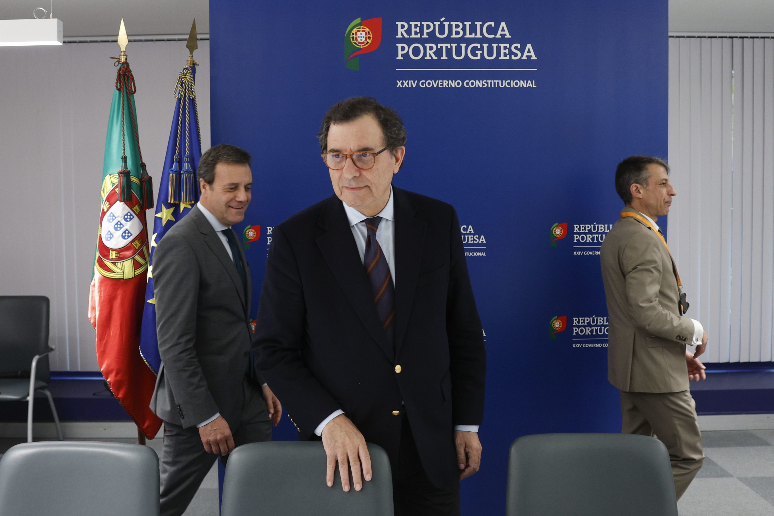 Governo aceita propostas do PS para não revogar polémica lei para solos rústicos