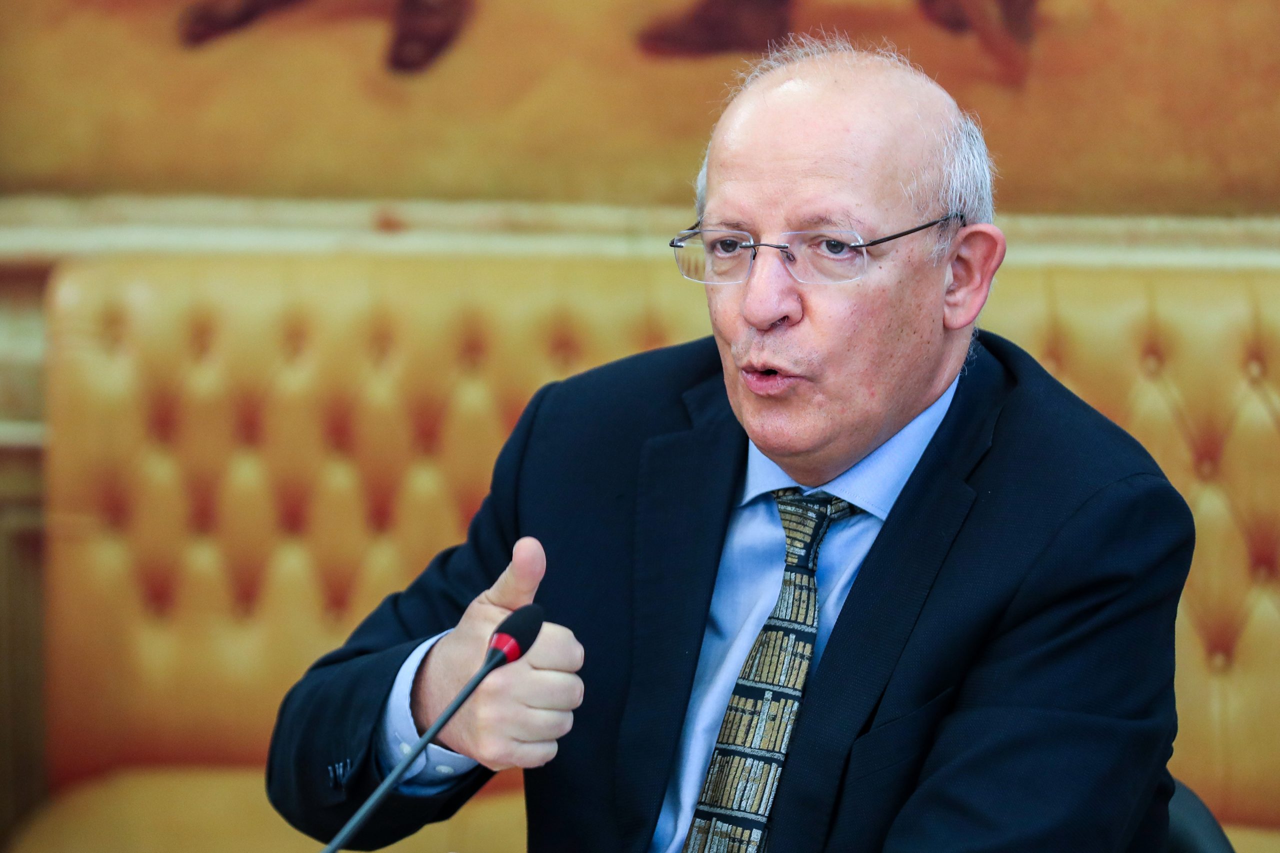 Ministro dos Negócios Estrangeiros defende avaliação do registo internacional de navios da Madeira