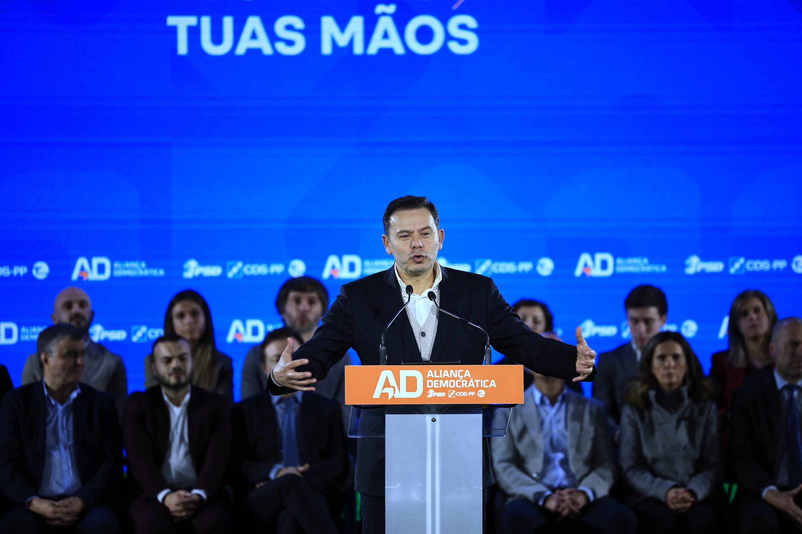 Montenegro descarta negociações com Chega até votação do programa do Governo açoriano