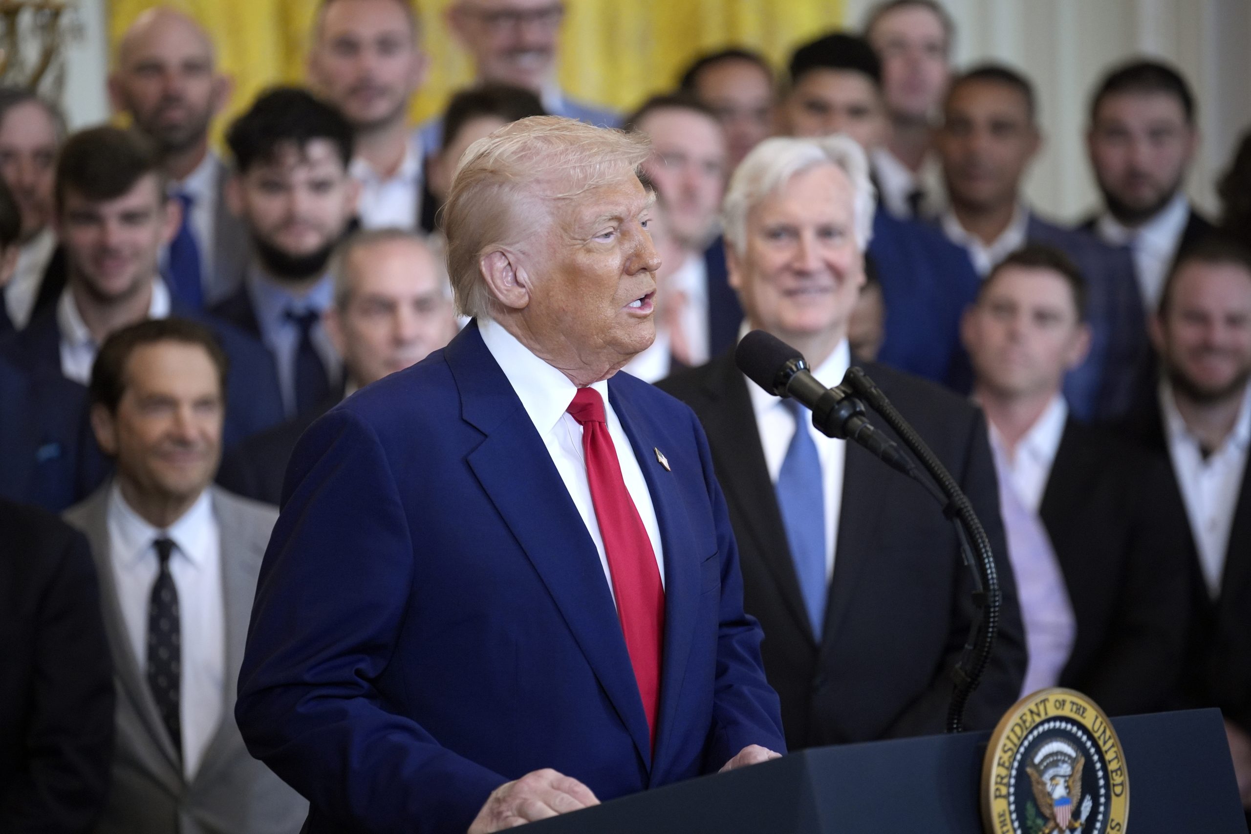 Trump ameaça China com taxa adicional de 50% sobre tarifas de retaliação de Pequim