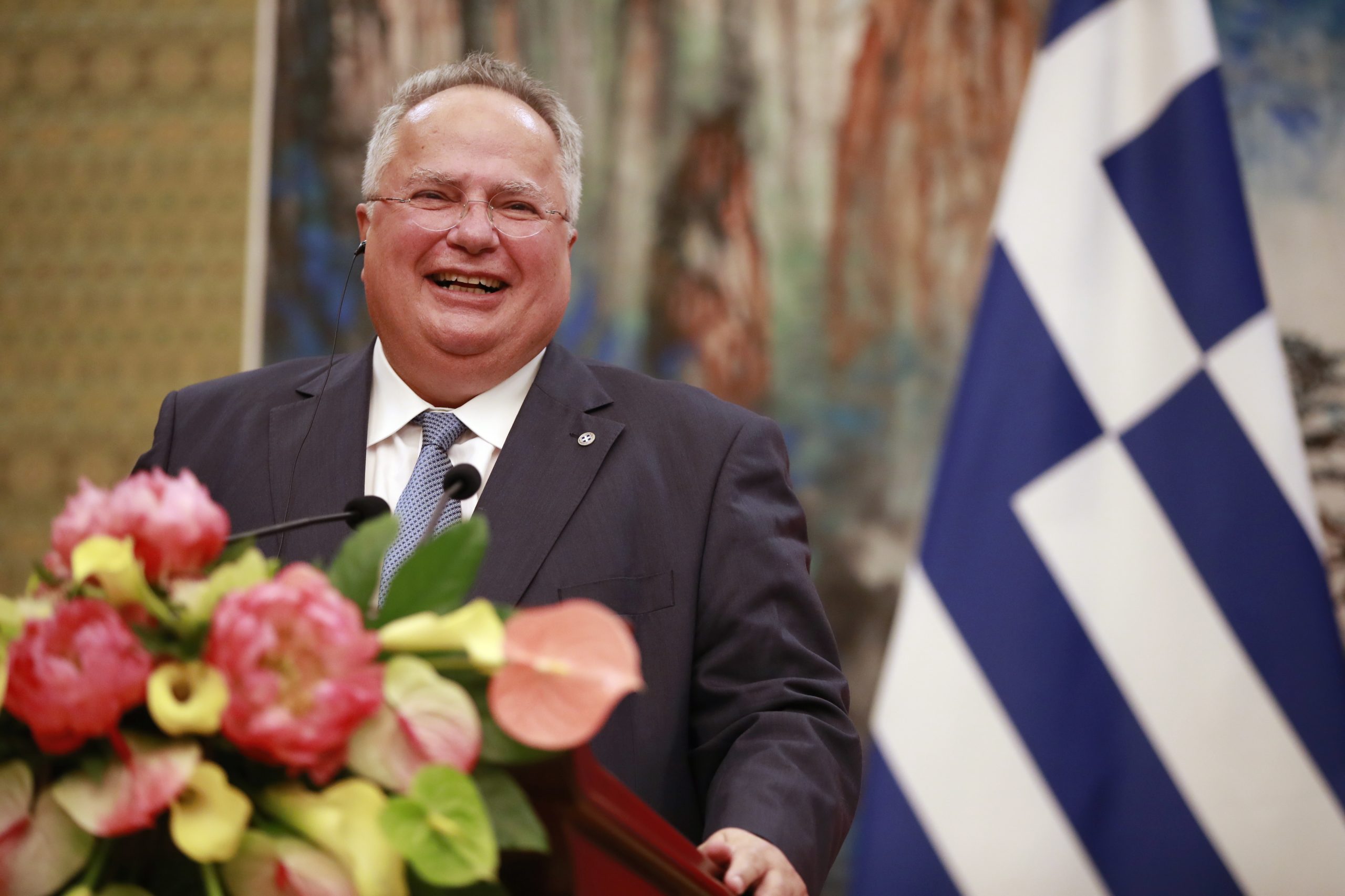 Ministro dos Negócios Estrangeiros grego demite-se depois de desentendimento sobre acordo com Macedónia