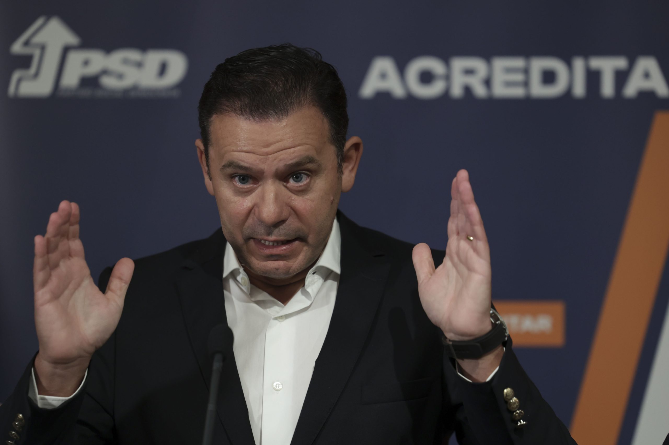 Montenegro acusa Santos Silva de ser “o maior cúmplice político do Chega”