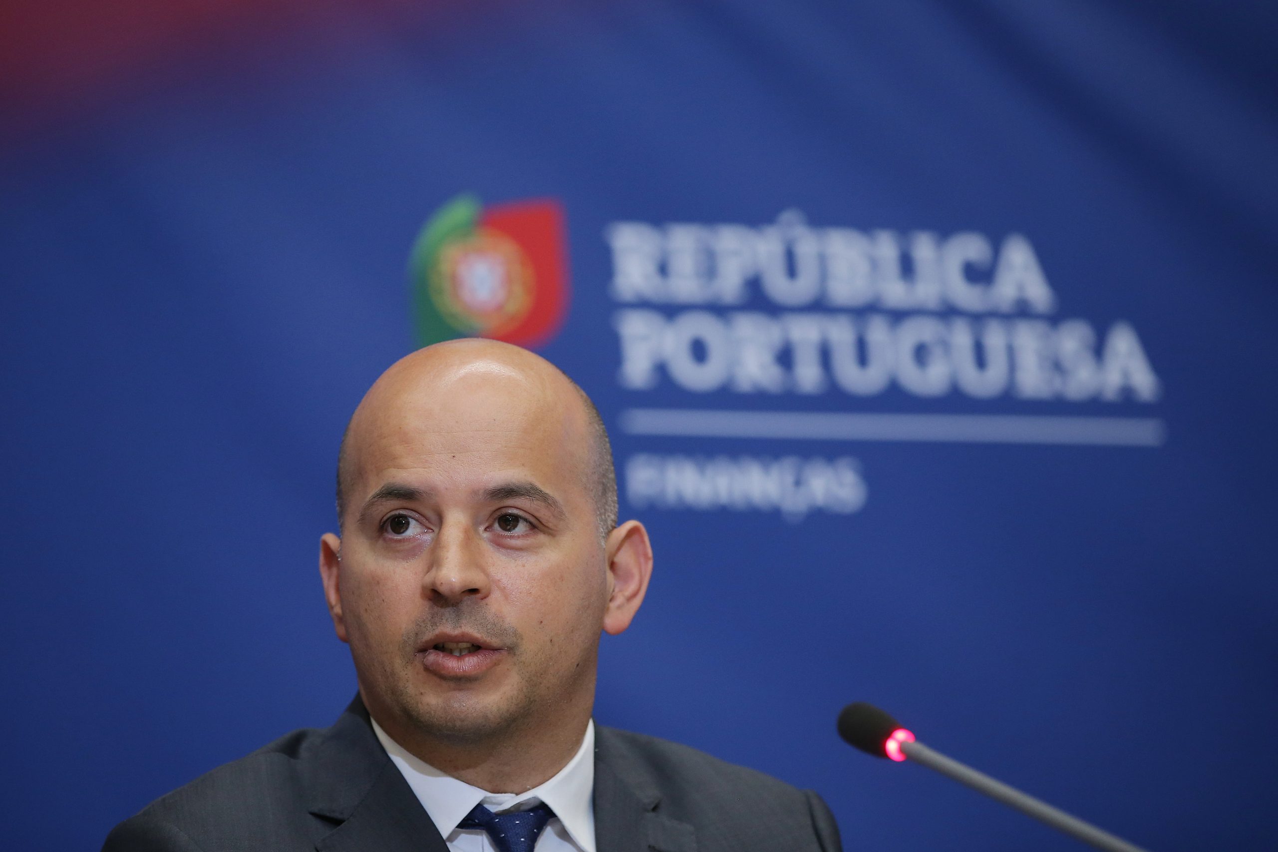 João Leão diz que previsões macroeconómicas serão atualizadas “oportunamente”, mas não para já