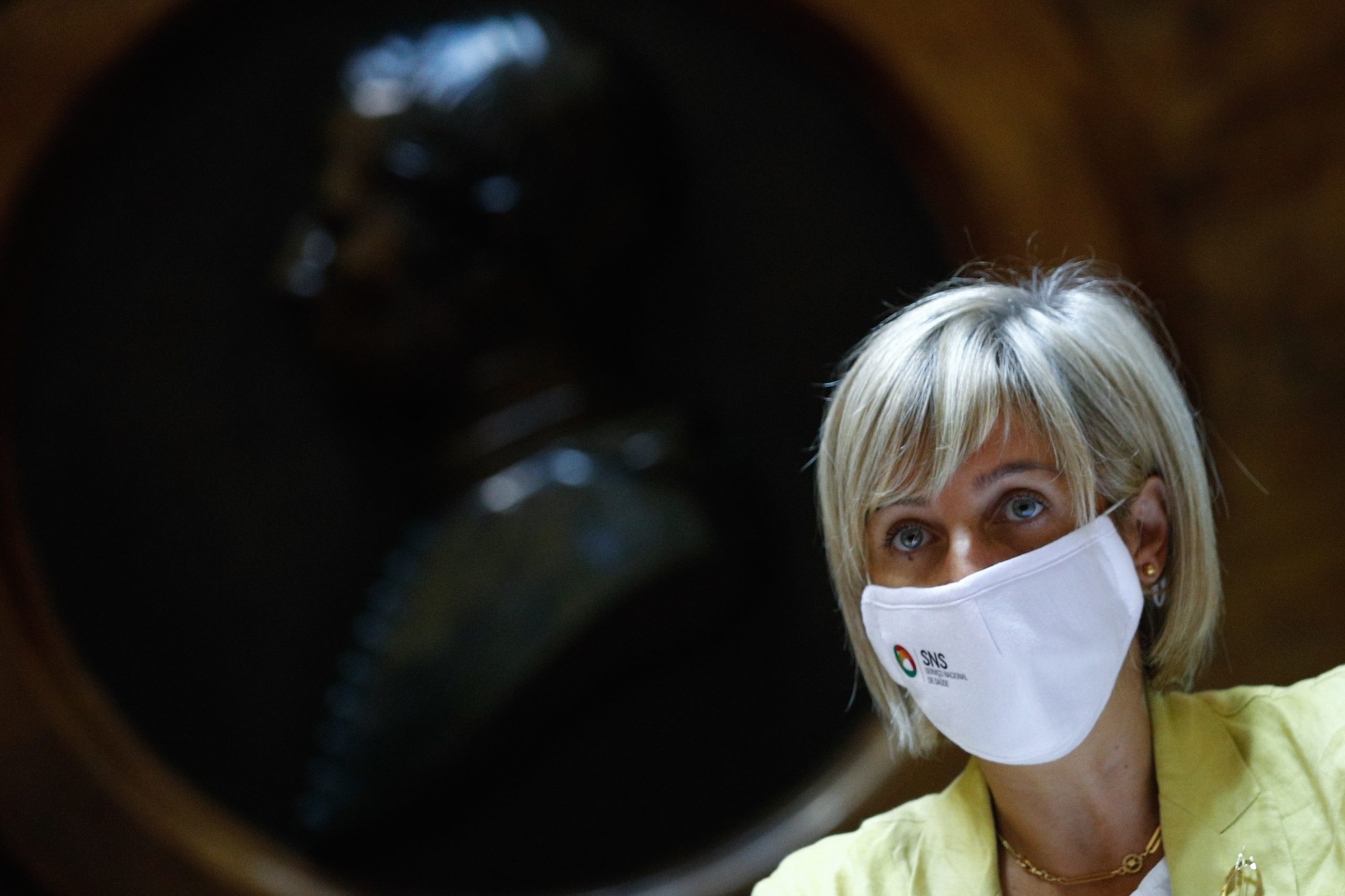Marta Temido questionou hospitais sobre orientação que dá direito a grávidas de ter acompanhante no parto