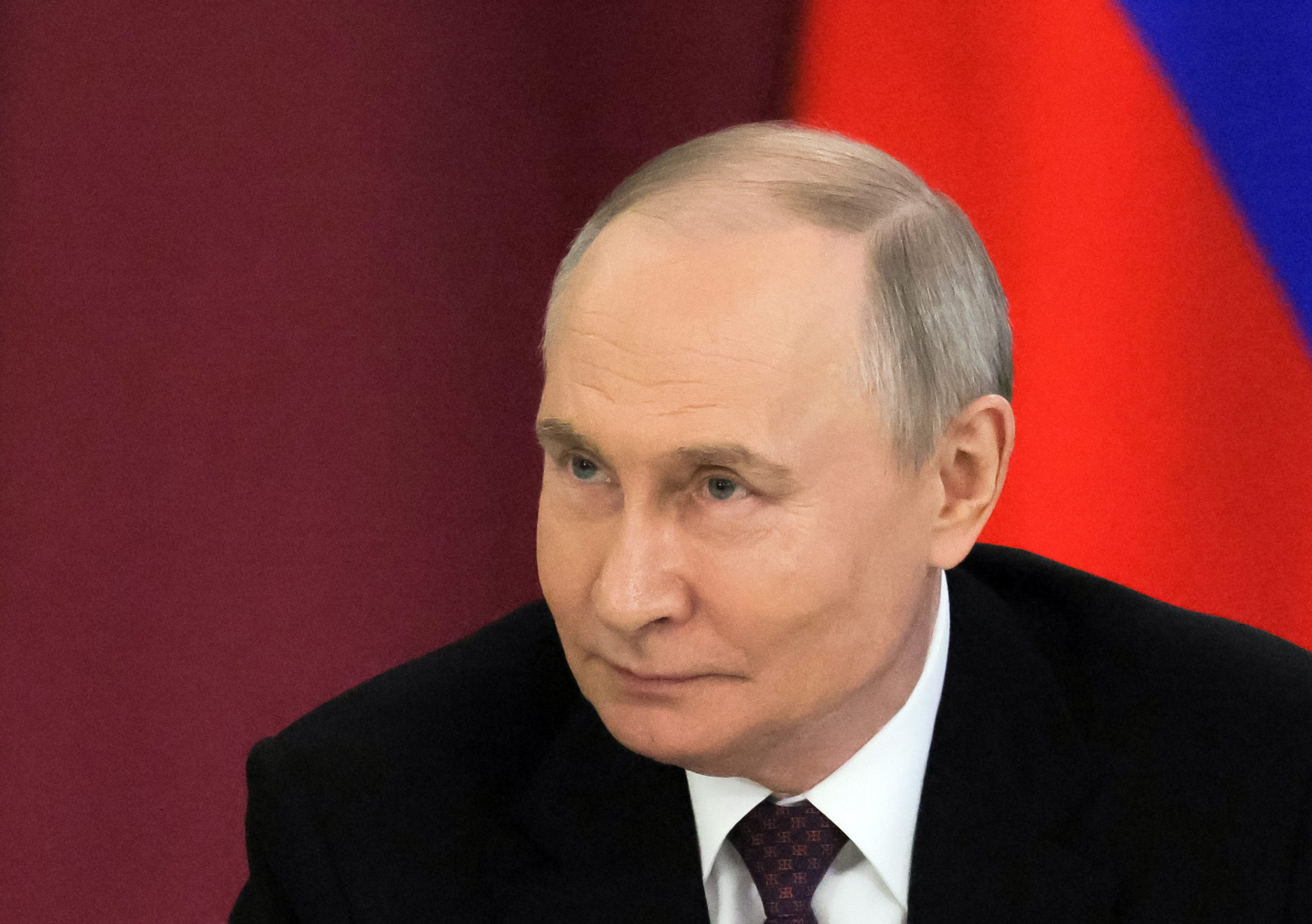 Kremlin não confirma que Putin se reunirá com Zelensky