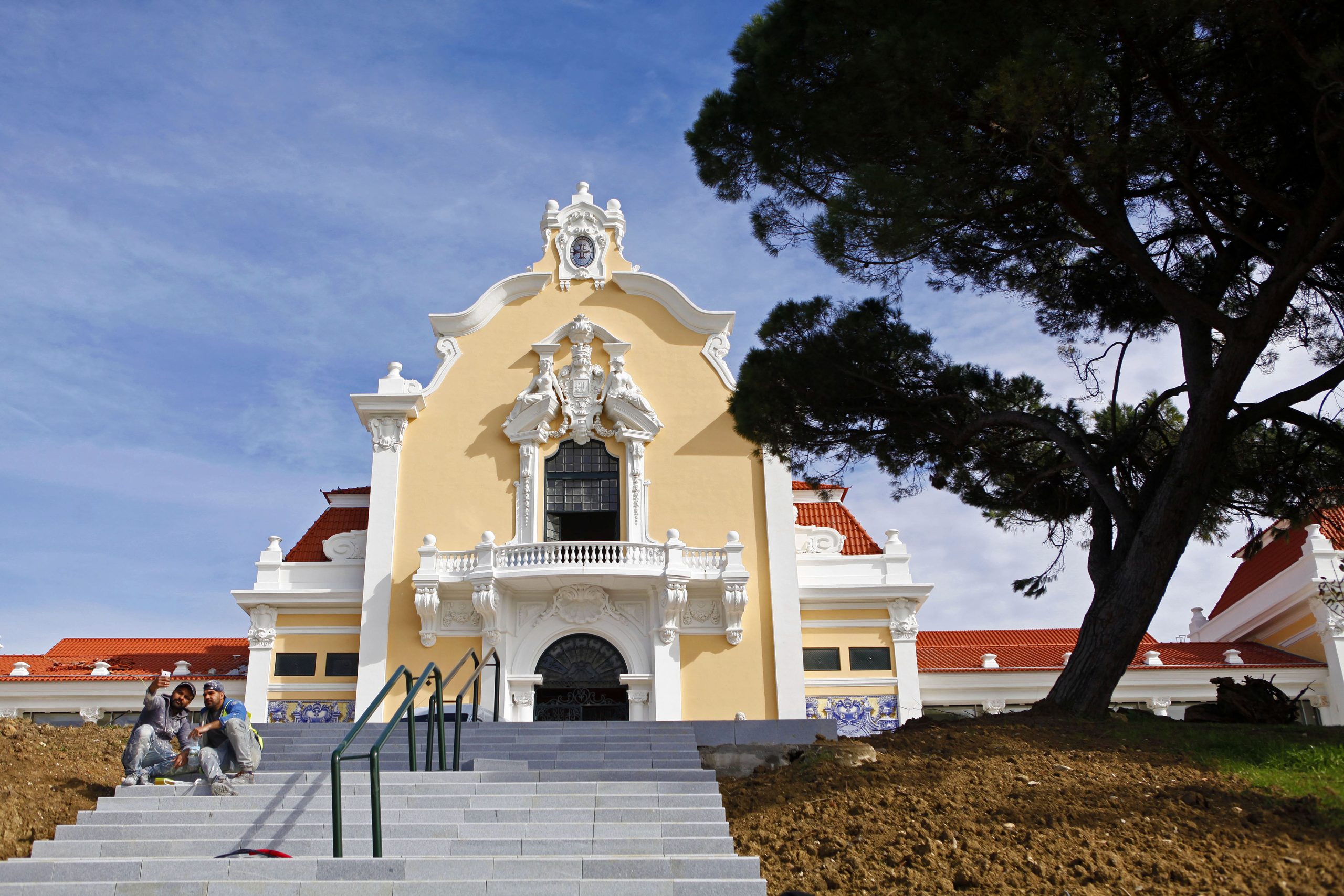 O Pavilhão Carlos Lopes está de volta e a sua história conta também a de Portugal