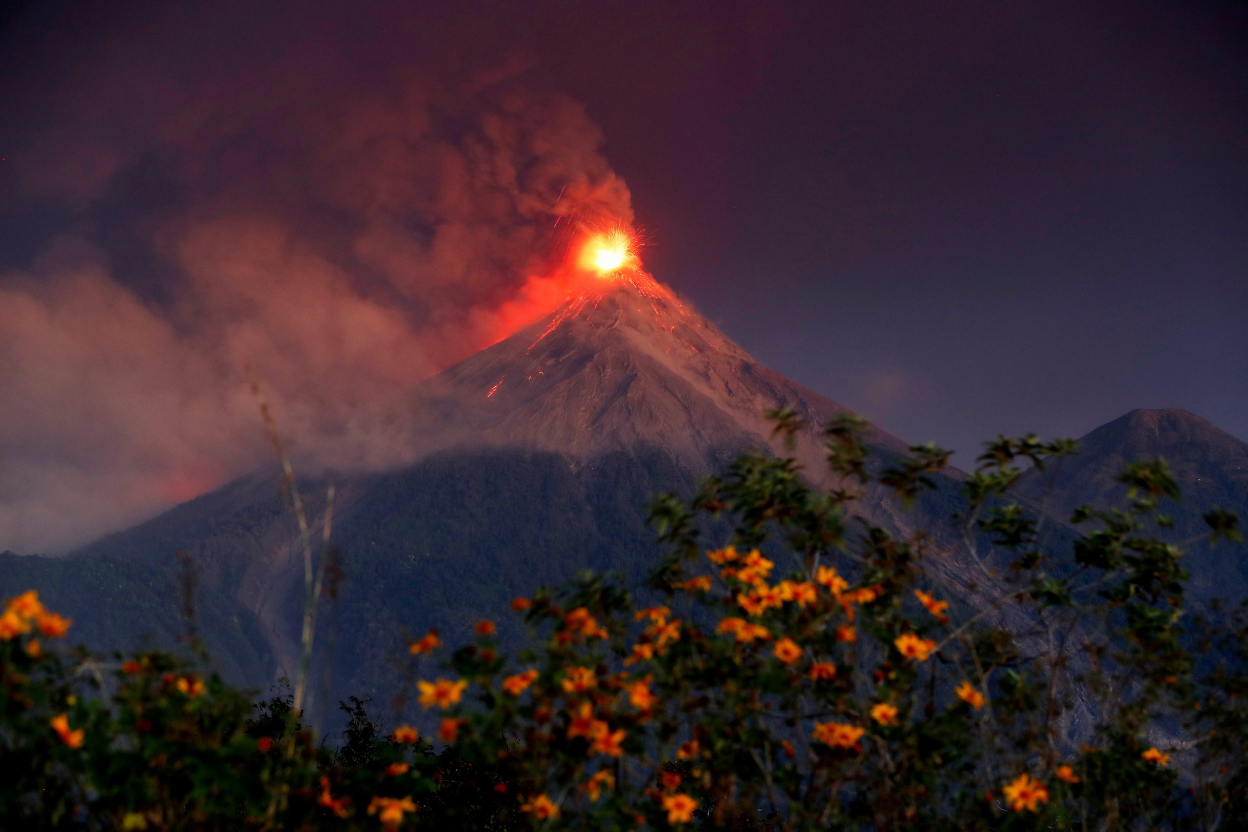 Guatemala: 4.000 pessoas foram evacuadas por precaução devido a erupção do Vulcão de Fogo