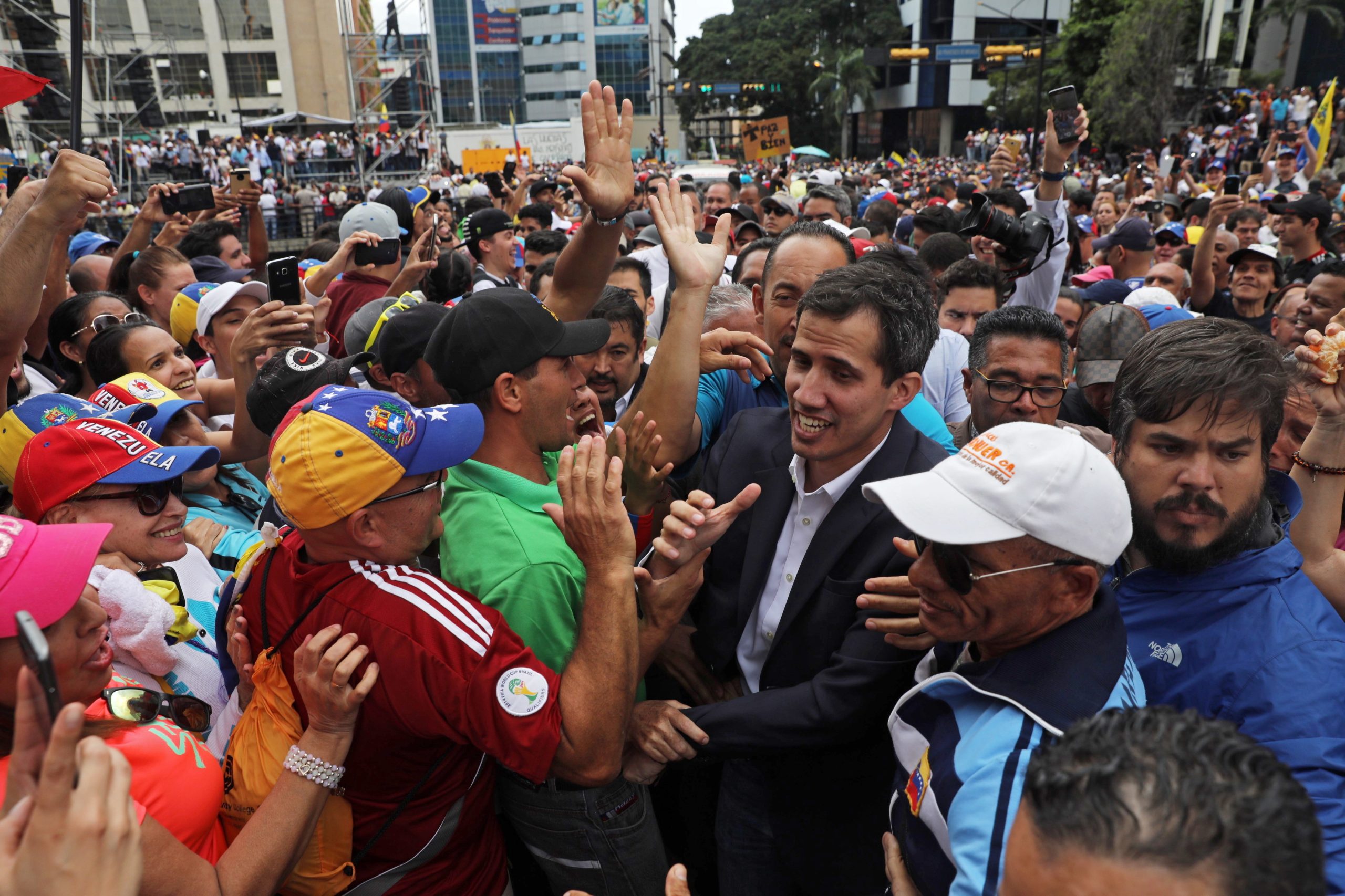 Venezuela: Autoproclamação de Juan Guaidó como Presidente interino surpreende portugueses