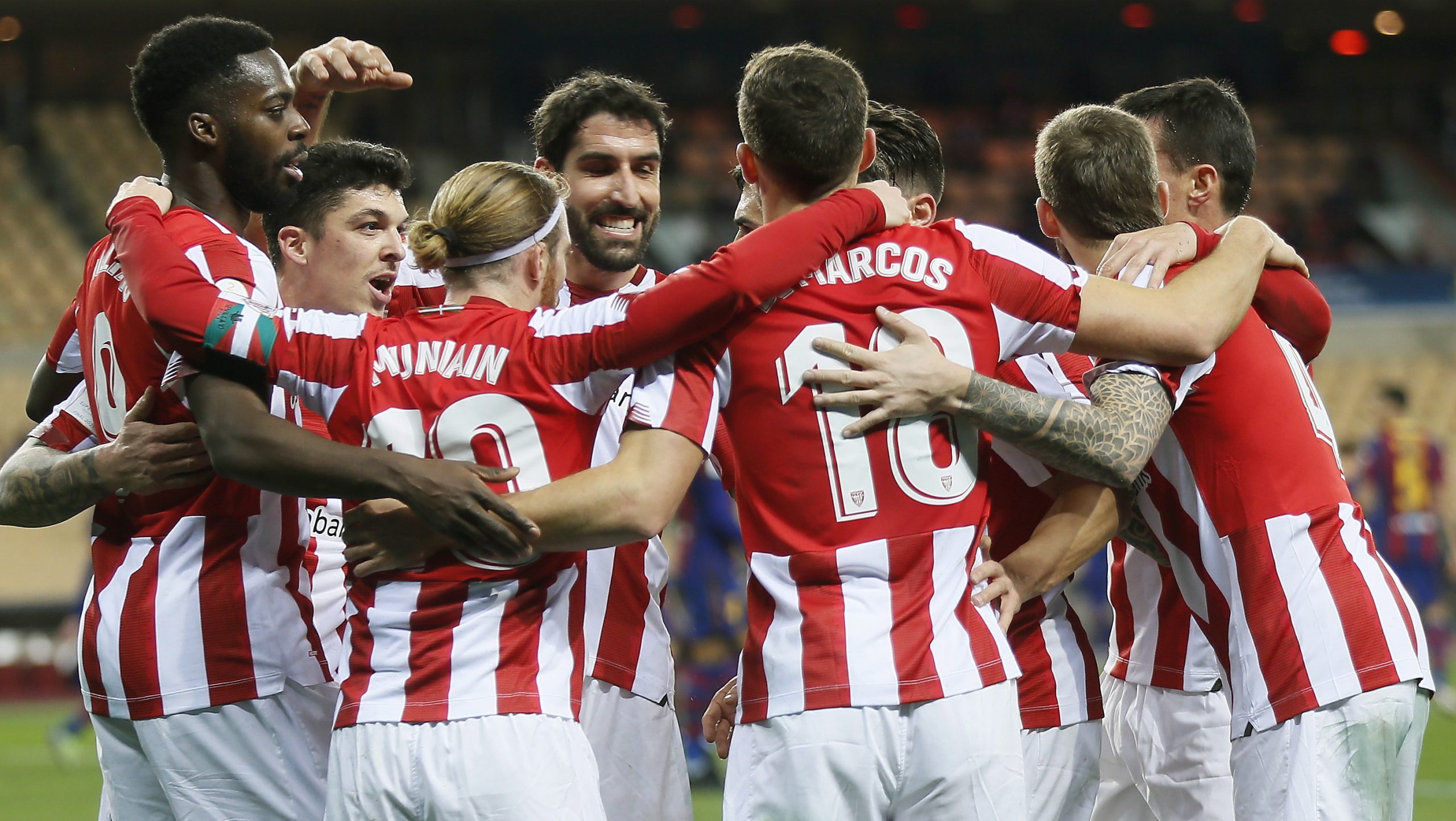 Athletic Bilbao ergue Supertaça ao derrotar FC Barcelona no prolongamento