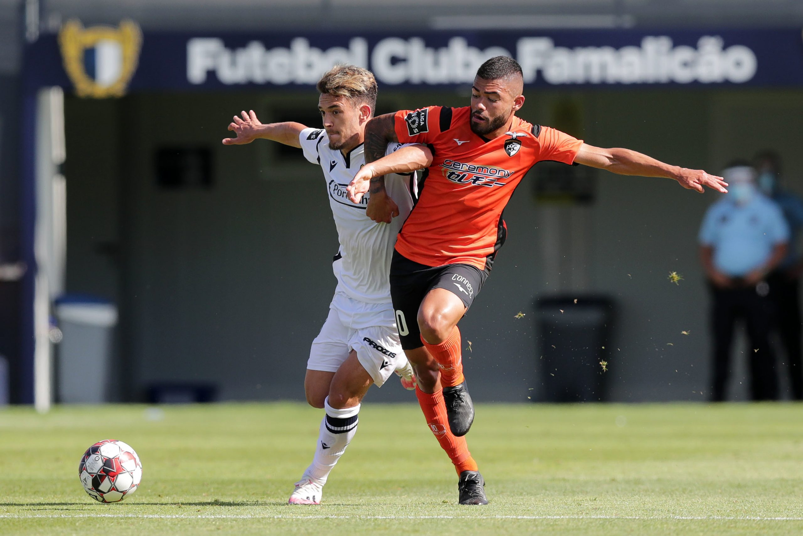 Portimonense vence em Famalicão e aproxima-se da zona de manutenção